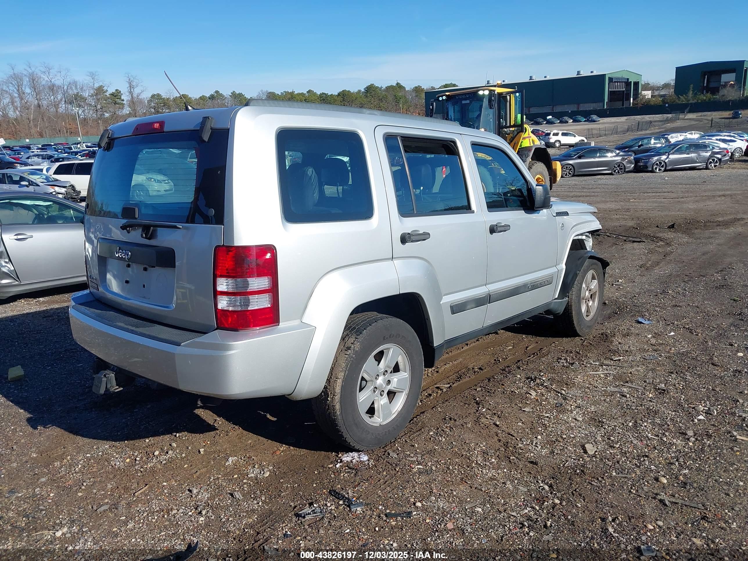 JEEP LIBERTY image 4