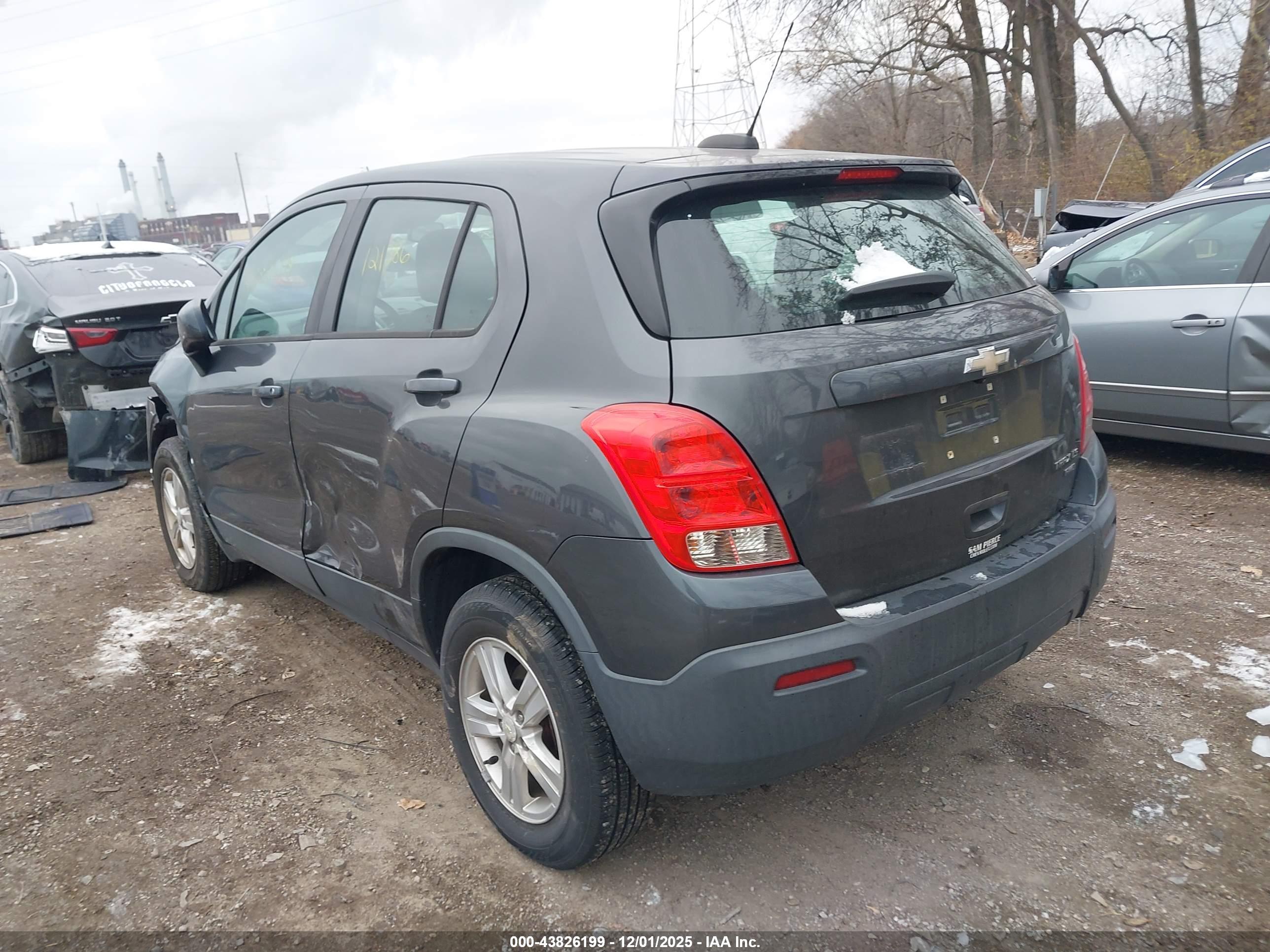 CHEVROLET TRAX image 3