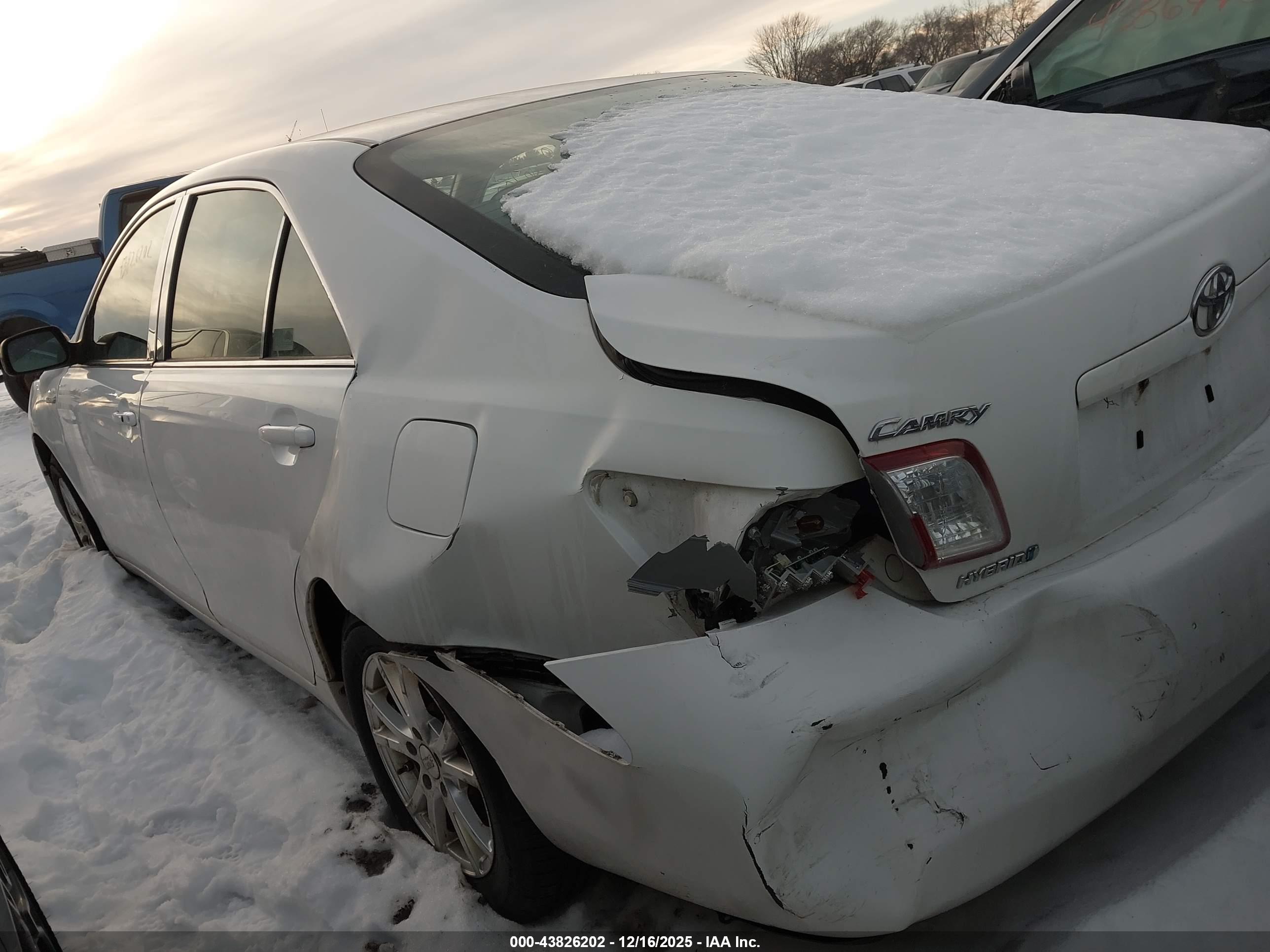 TOYOTA CAMRY image 3