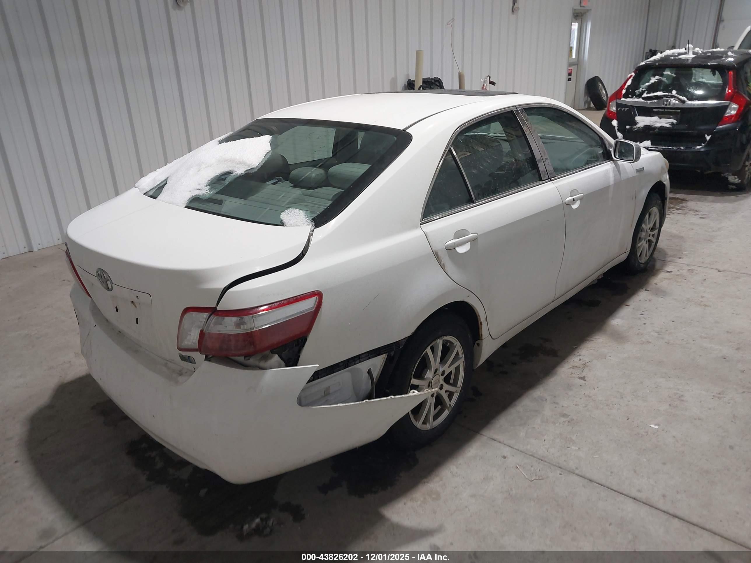 TOYOTA CAMRY image 4