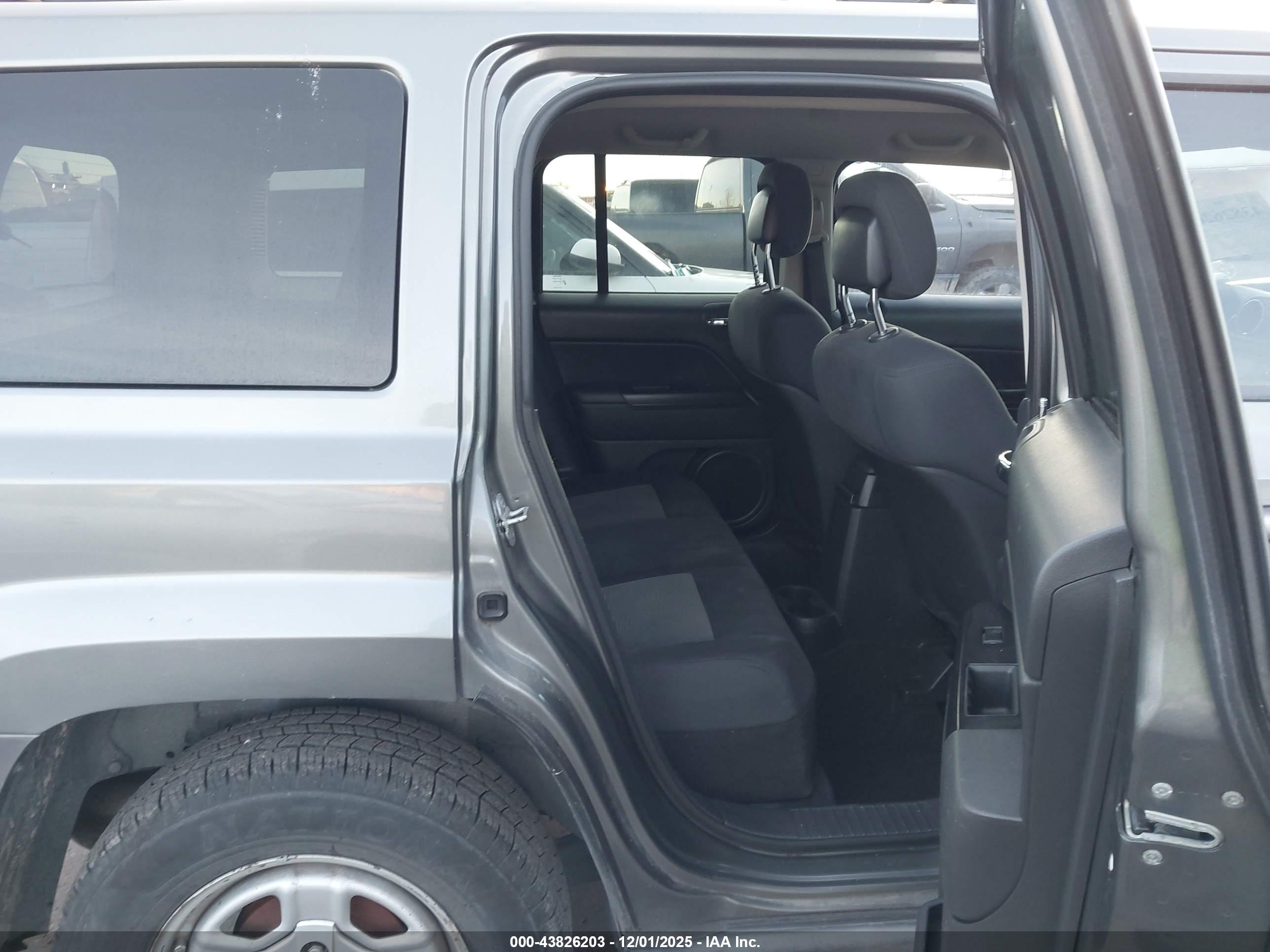 JEEP PATRIOT image 8
