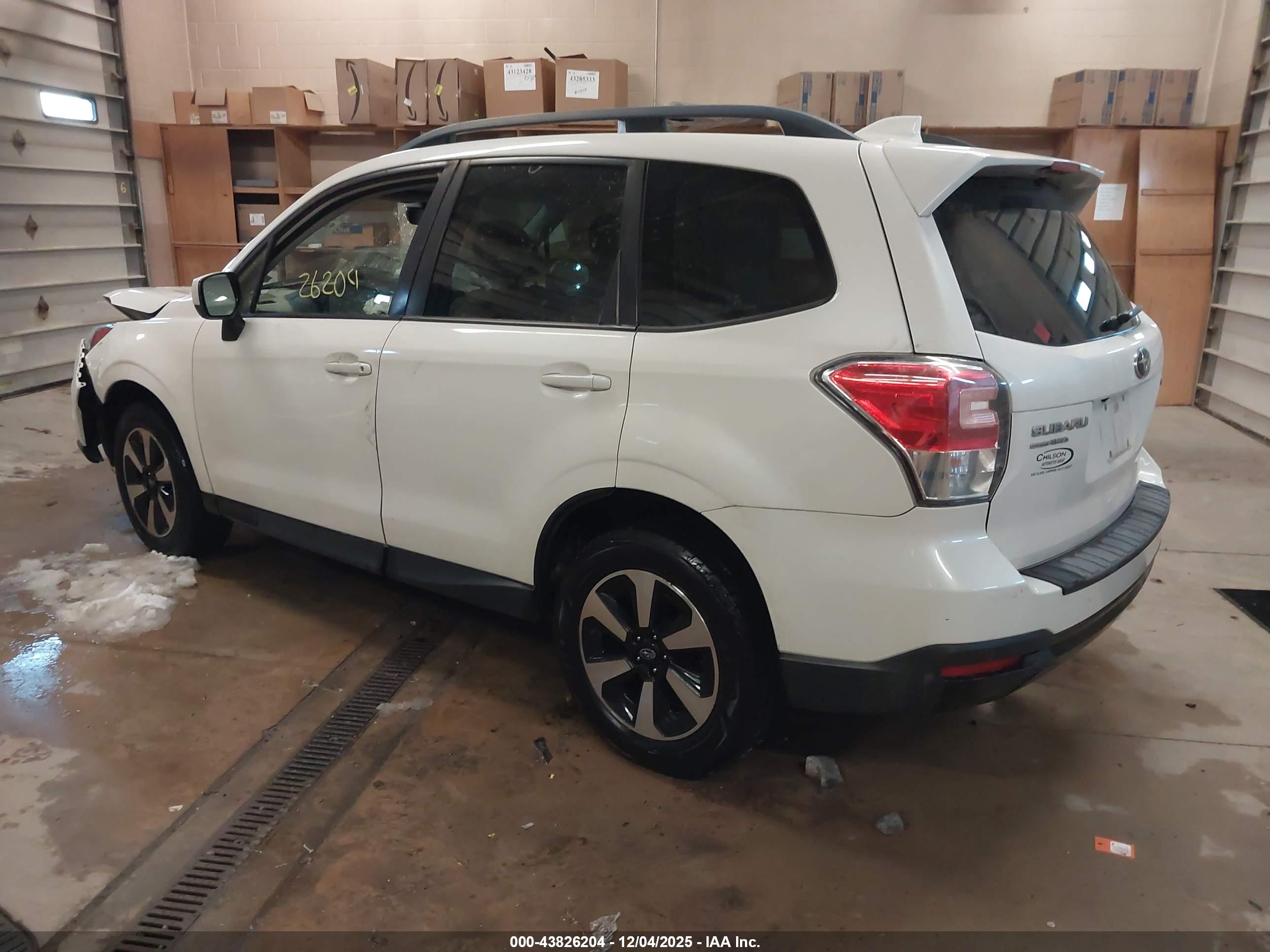 SUBARU FORESTER image 3