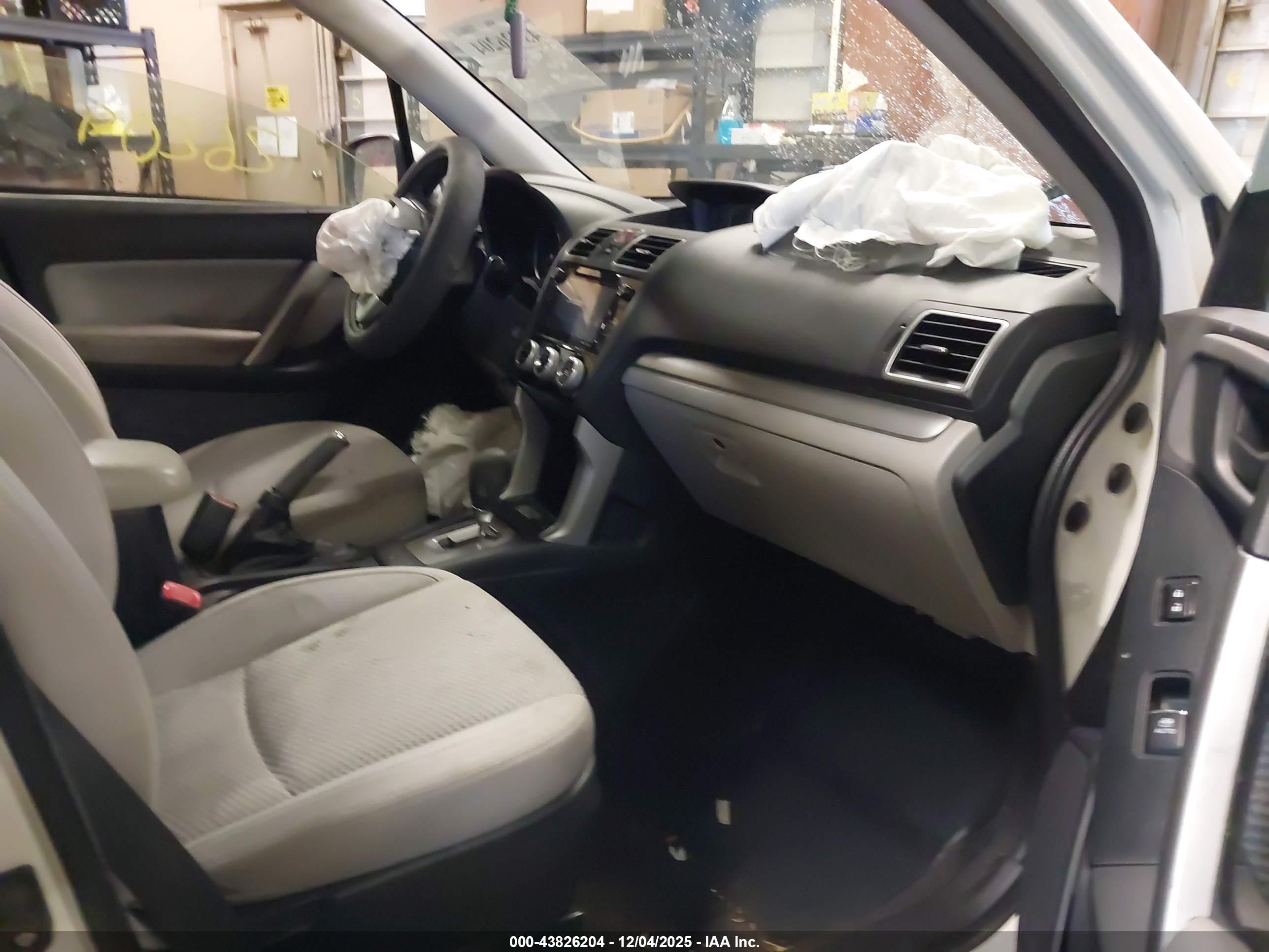 SUBARU FORESTER image 5