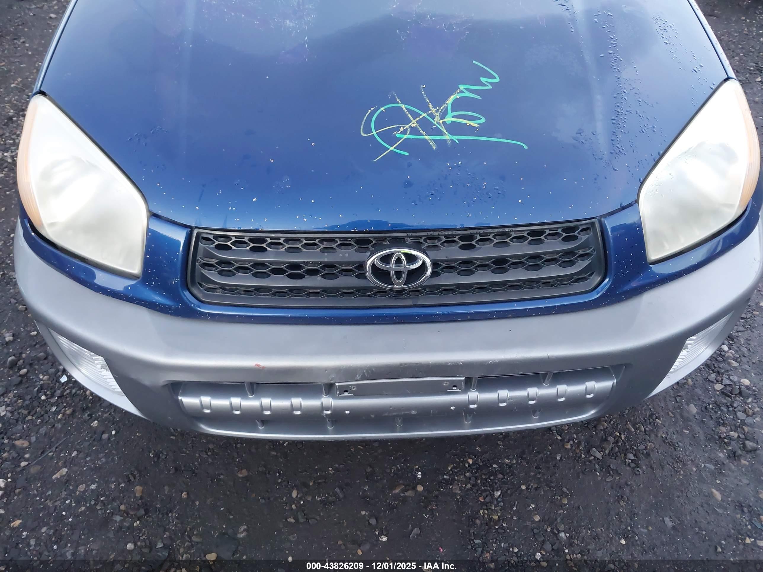 TOYOTA RAV4 image 10