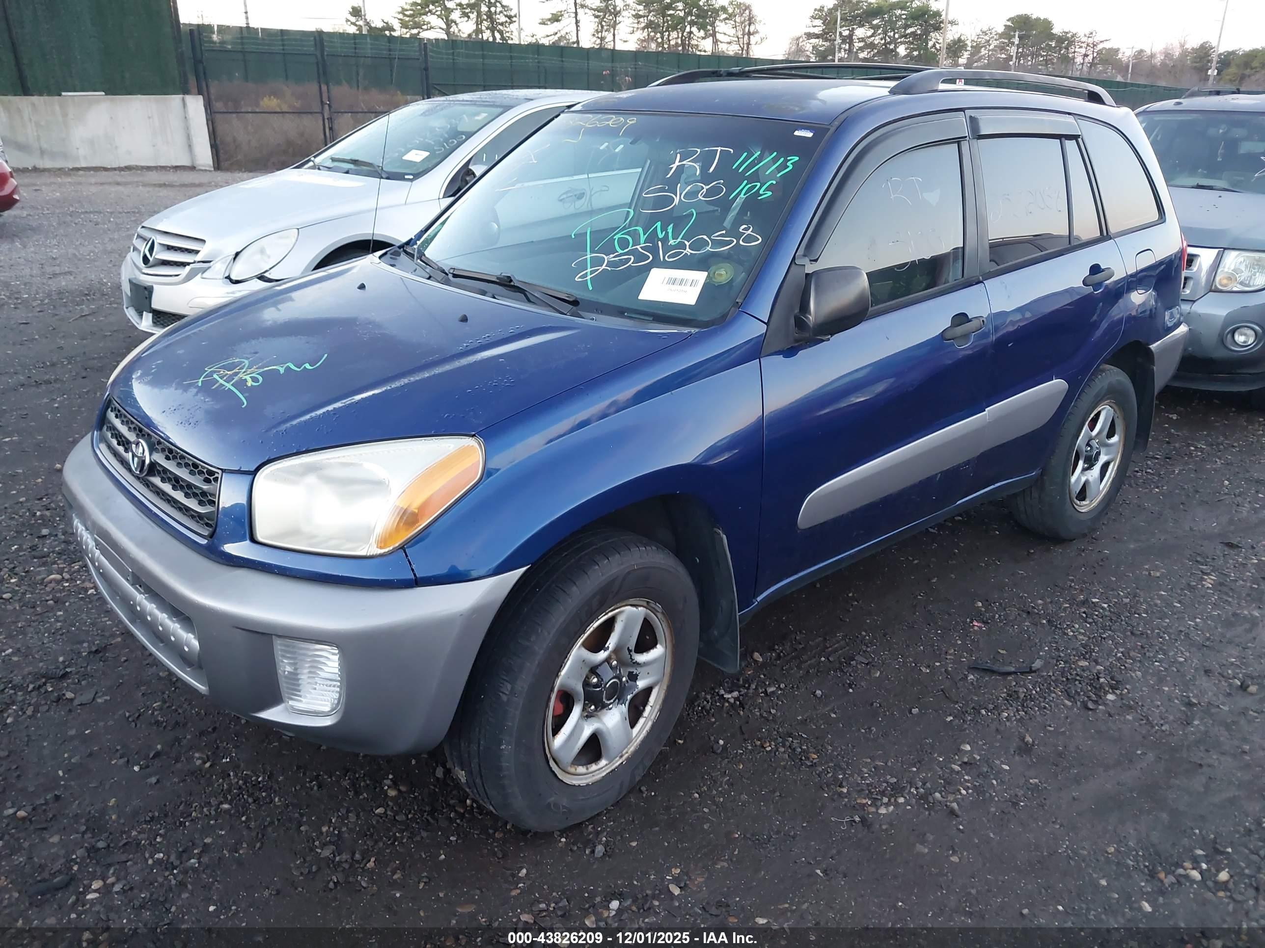 TOYOTA RAV4 image 2