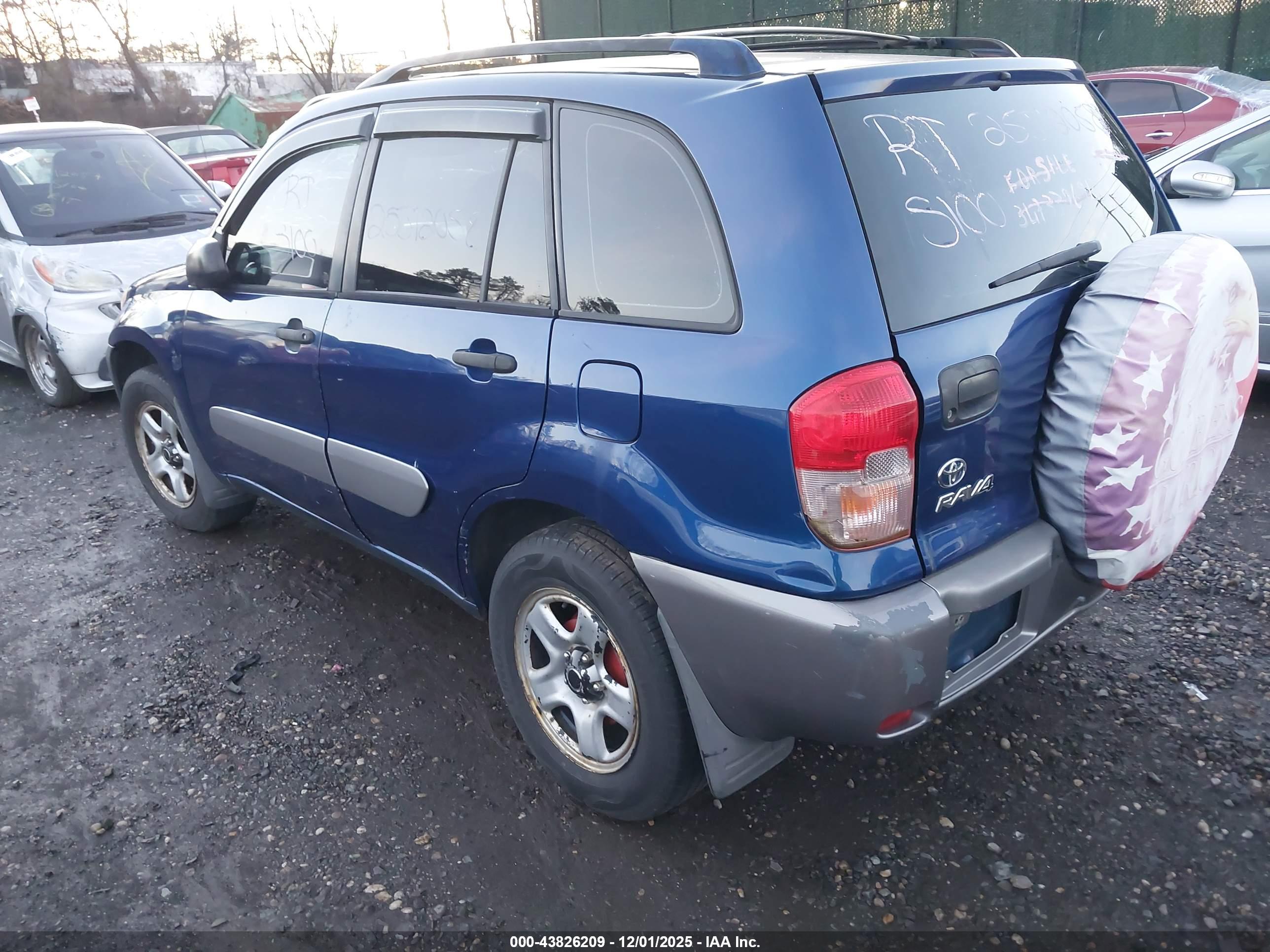 TOYOTA RAV4 image 3