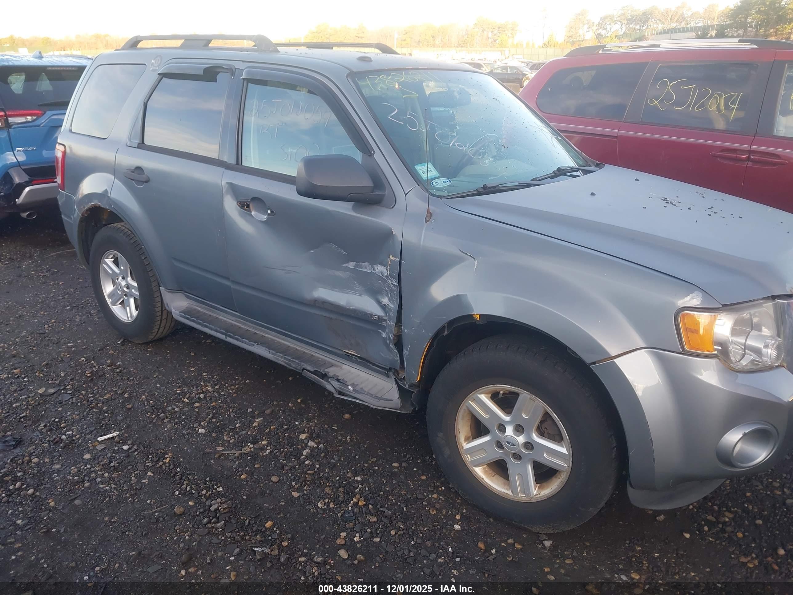 FORD ESCAPE image 6