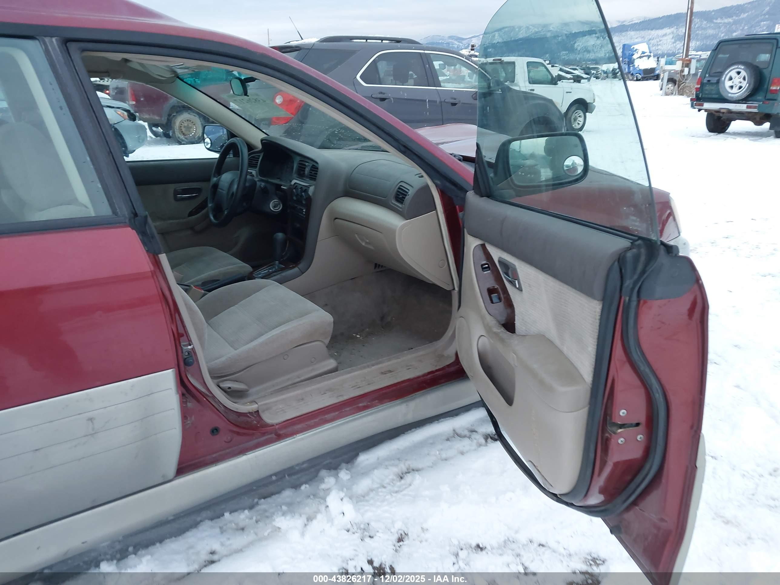 SUBARU OUTBACK image 5
