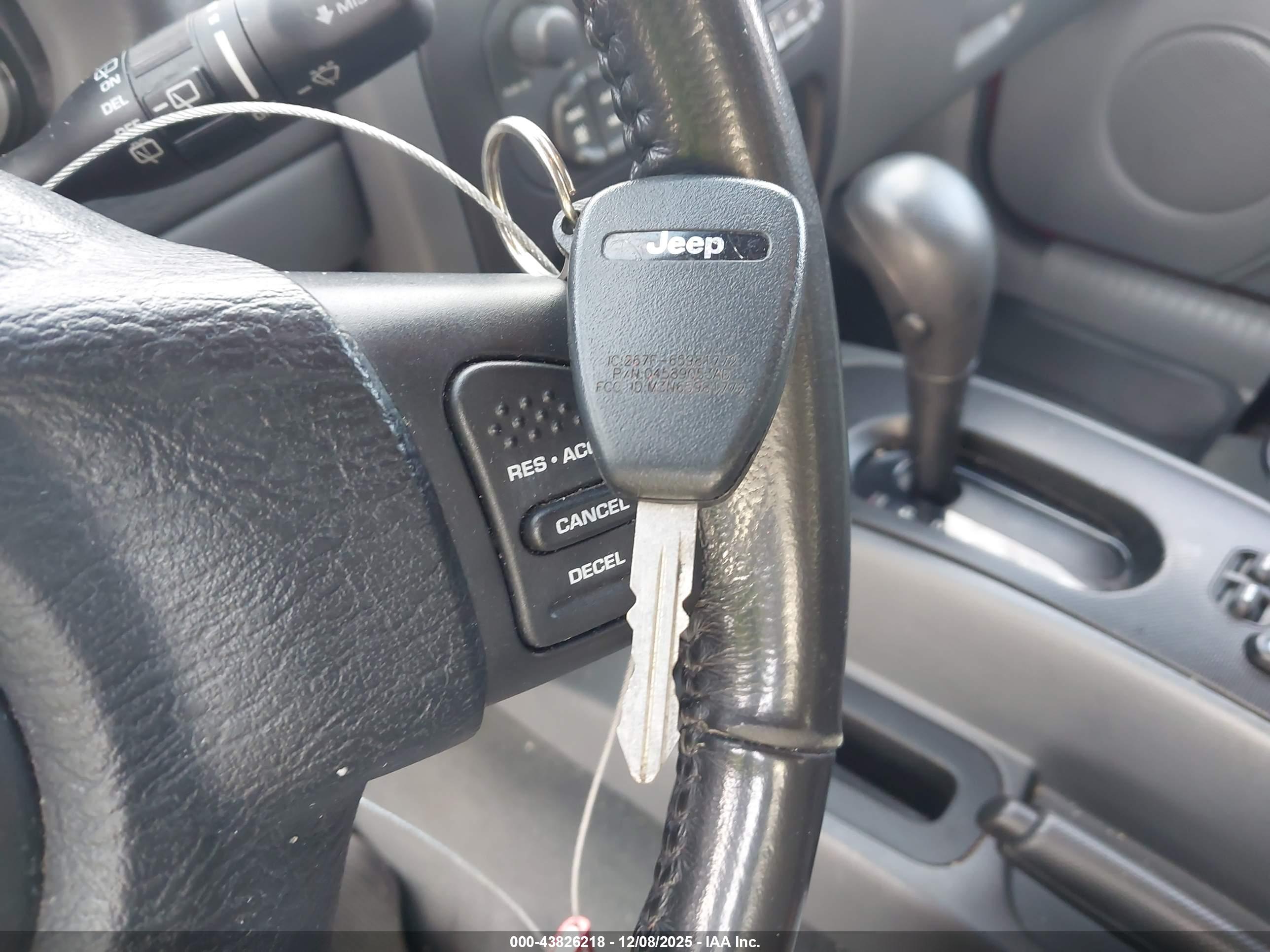 JEEP LIBERTY image 11