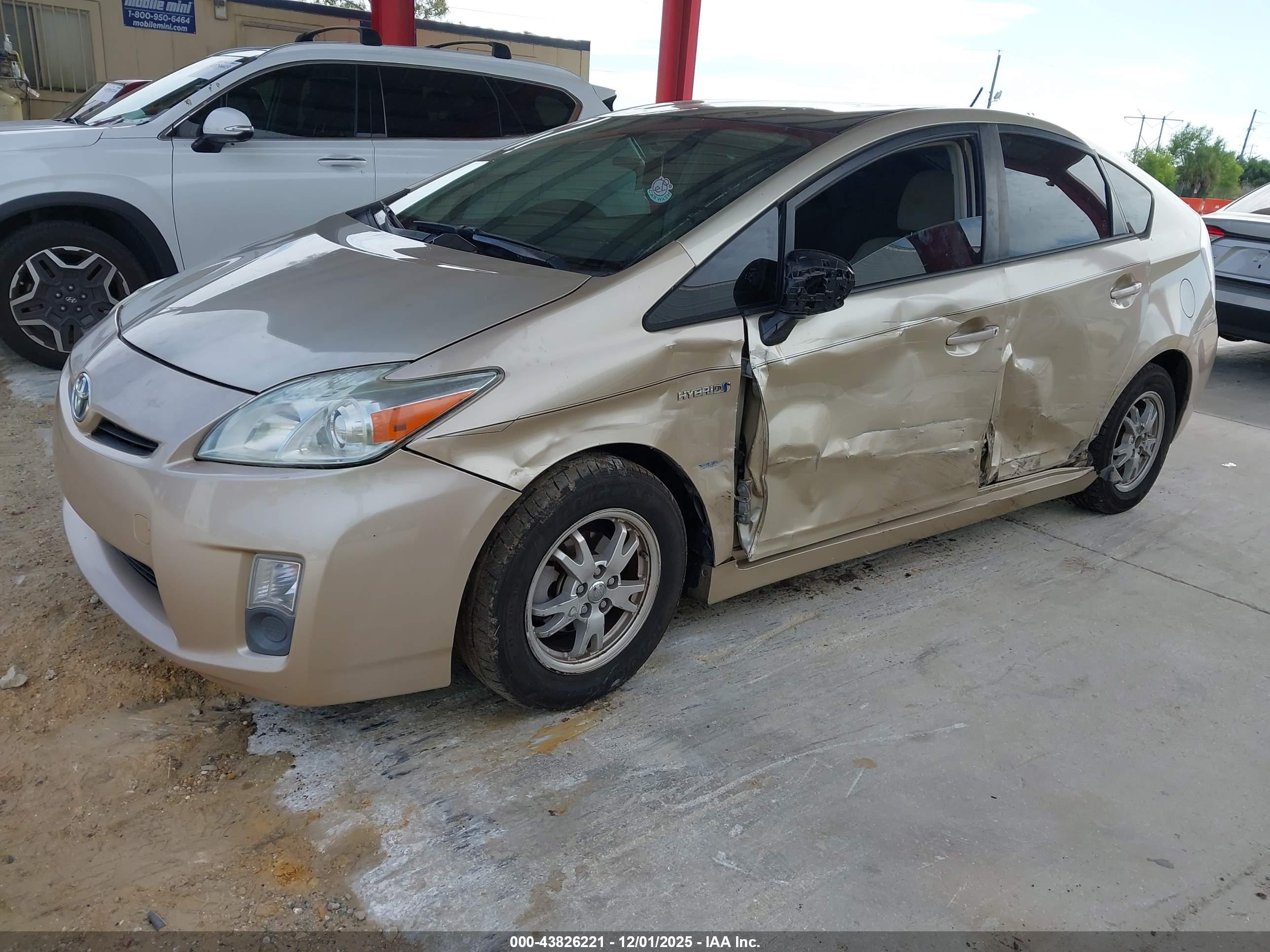 TOYOTA PRIUS image 2
