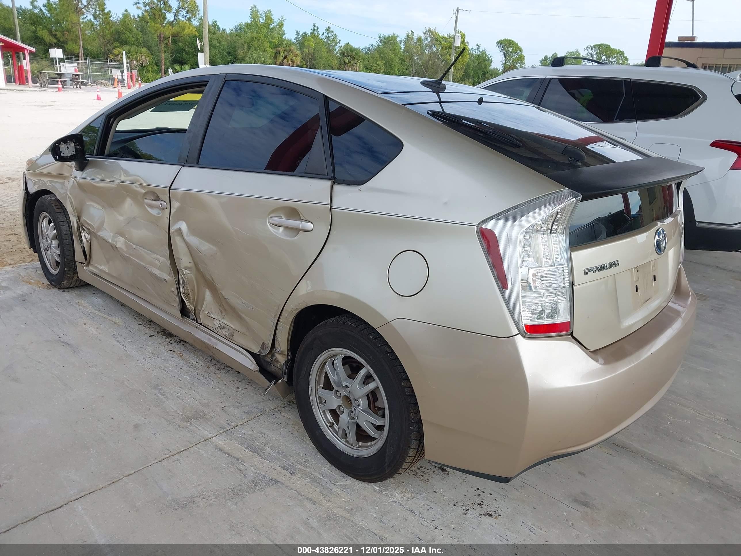 TOYOTA PRIUS image 3