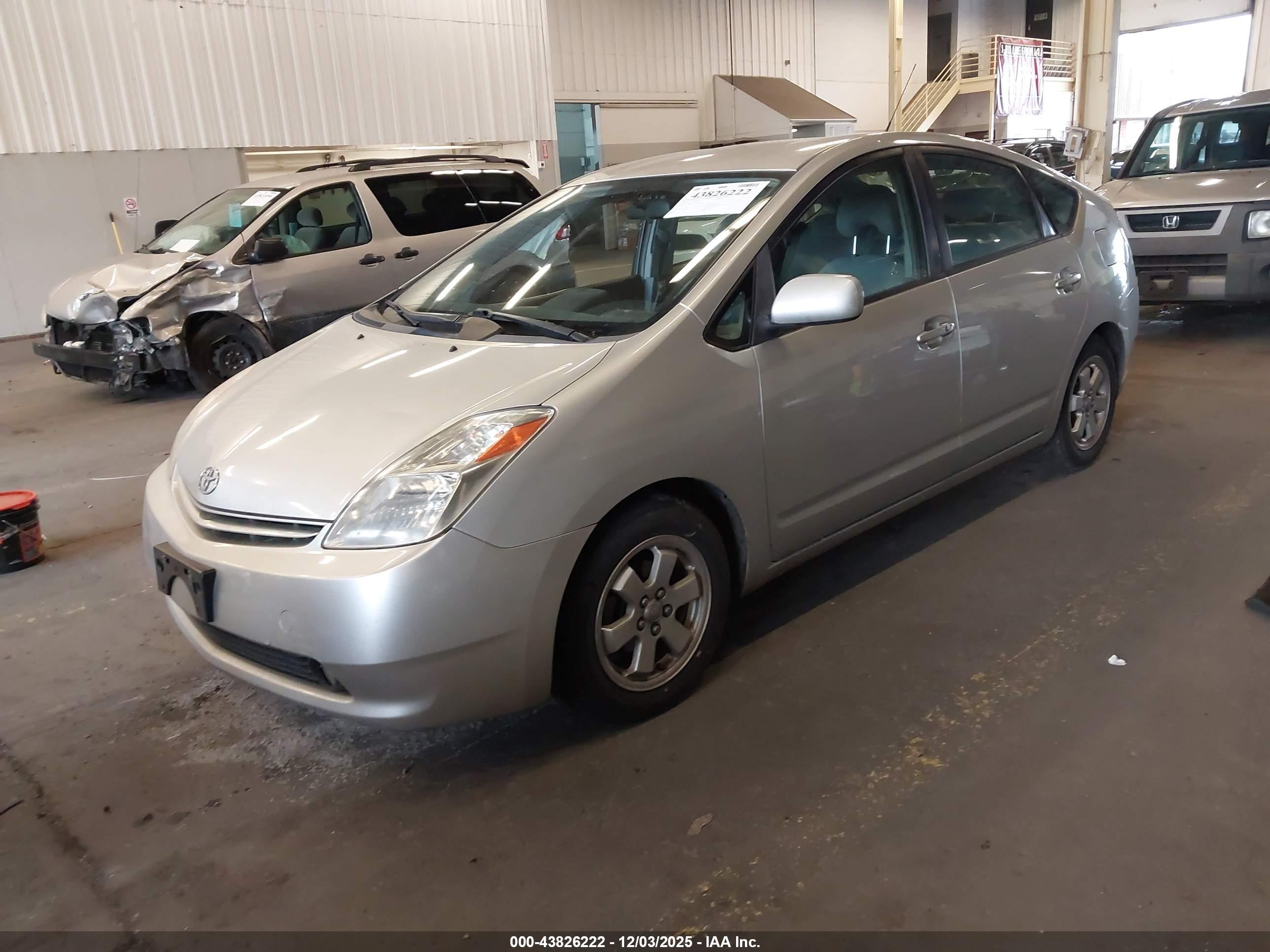 TOYOTA PRIUS image 2