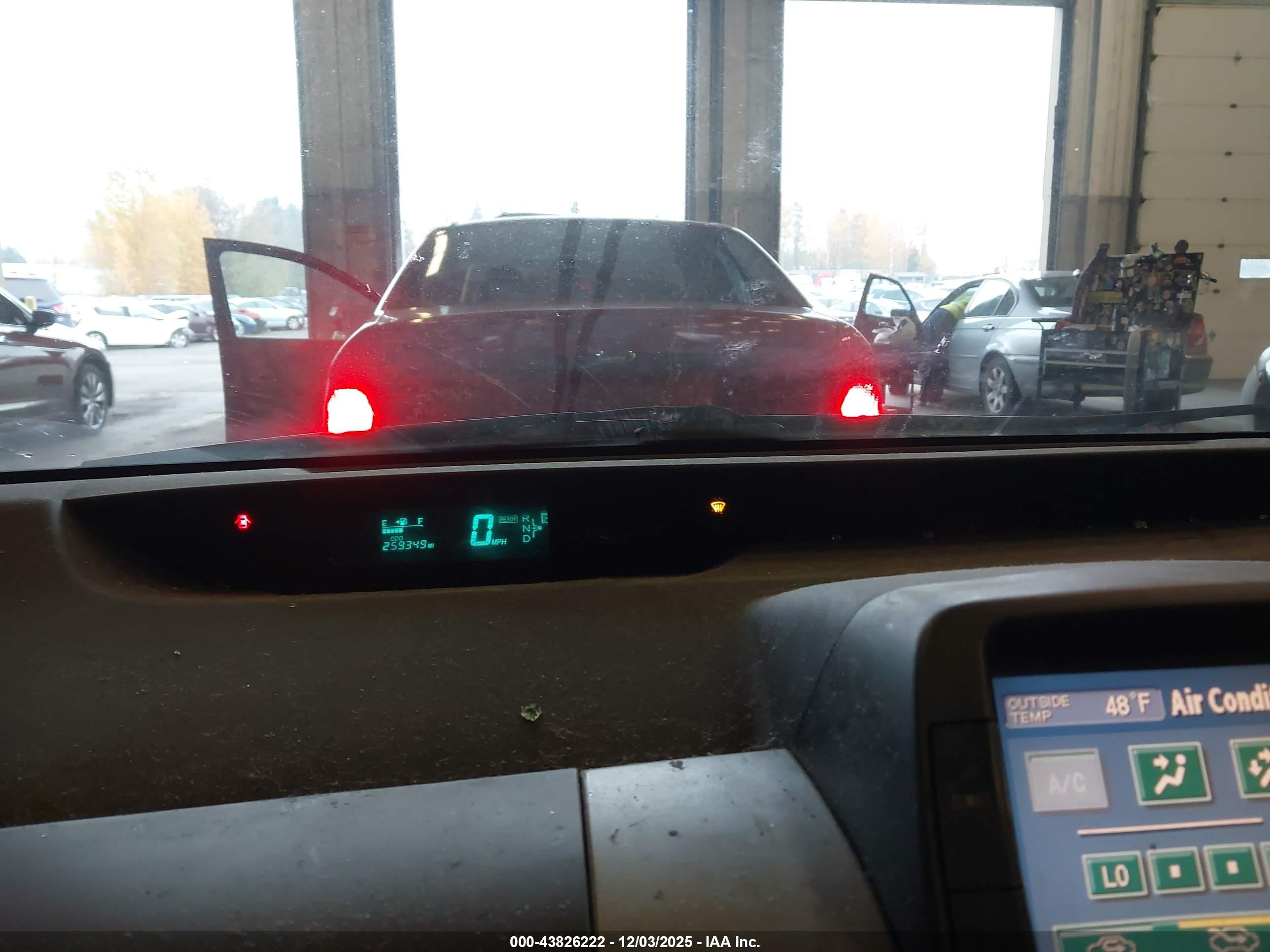 TOYOTA PRIUS image 7