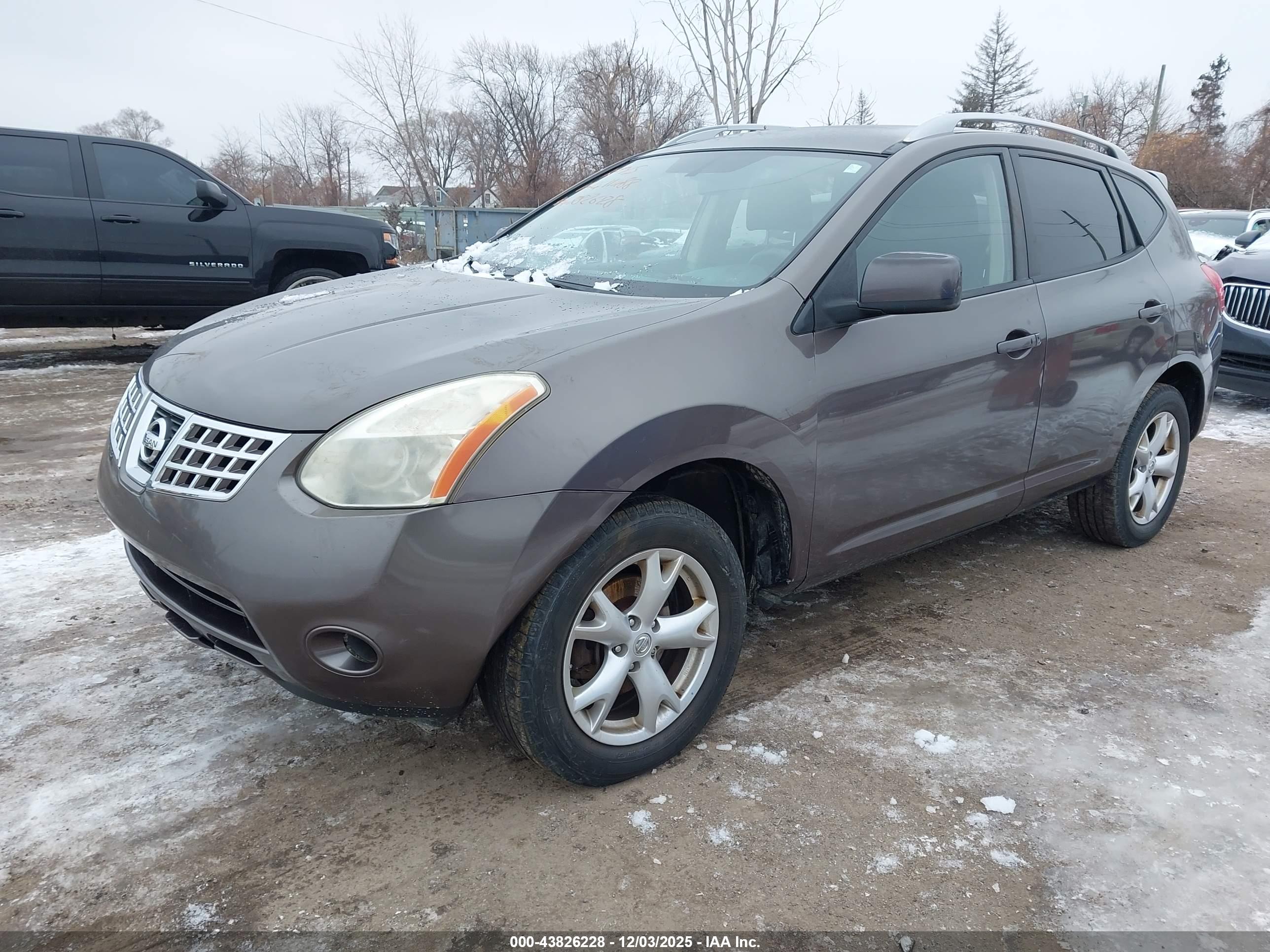 NISSAN ROGUE image 2