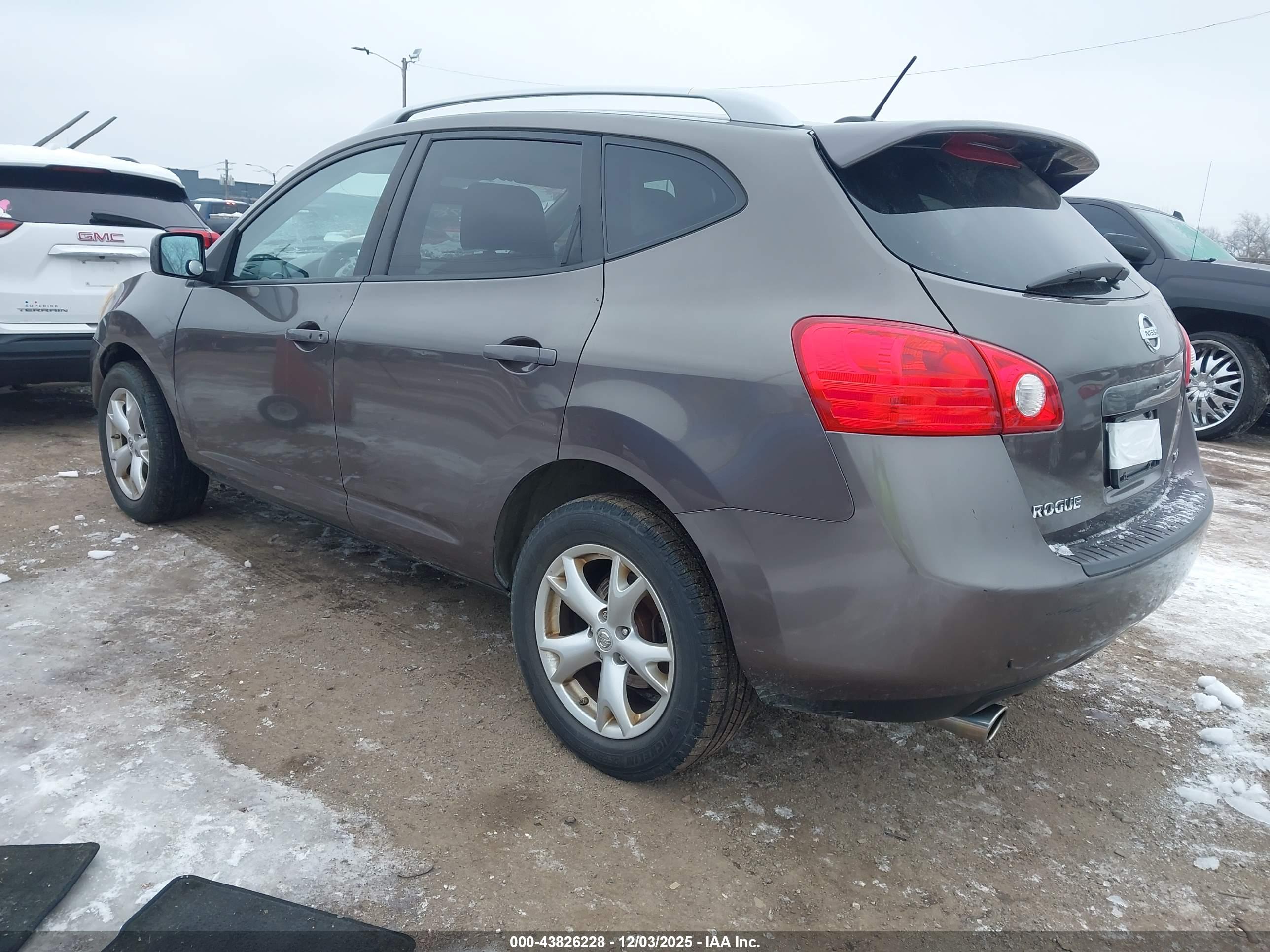 NISSAN ROGUE image 3