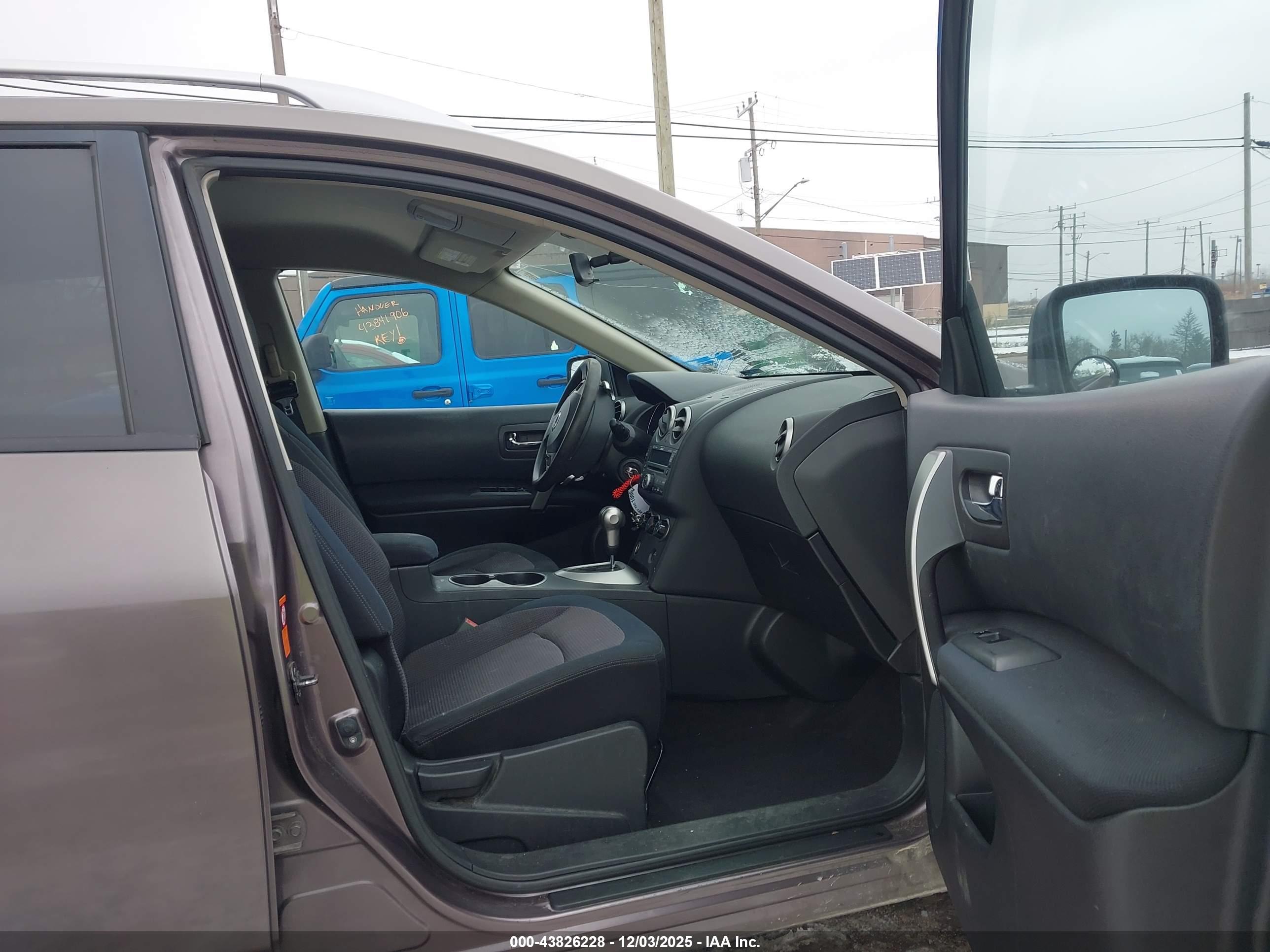 NISSAN ROGUE image 5