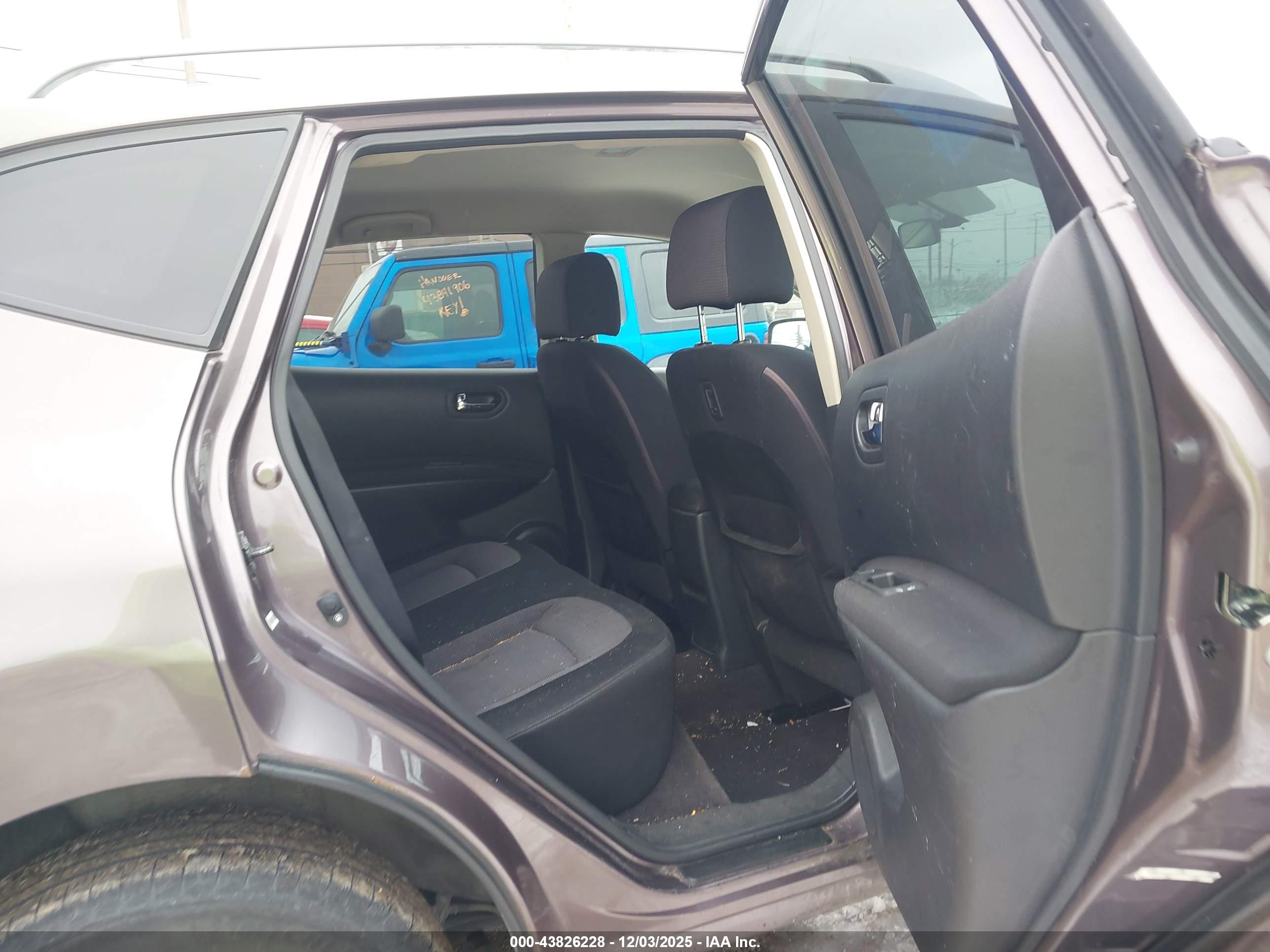NISSAN ROGUE image 8