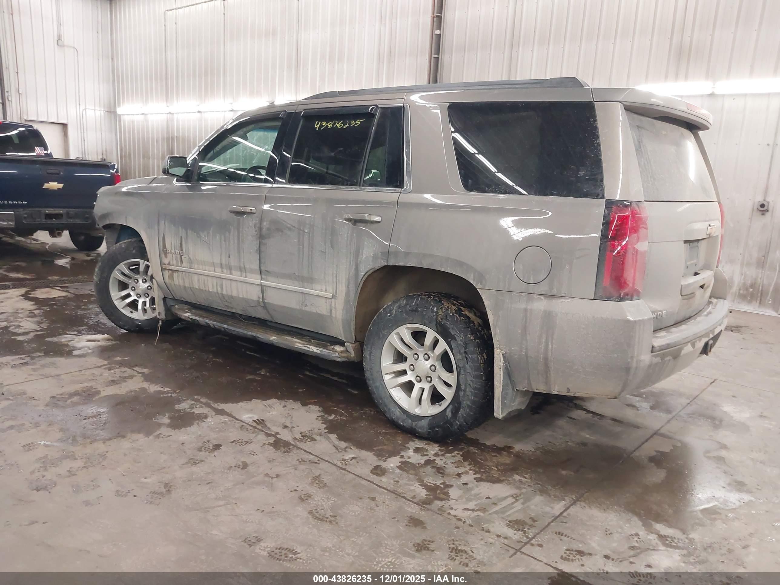 CHEVROLET TAHOE image 3