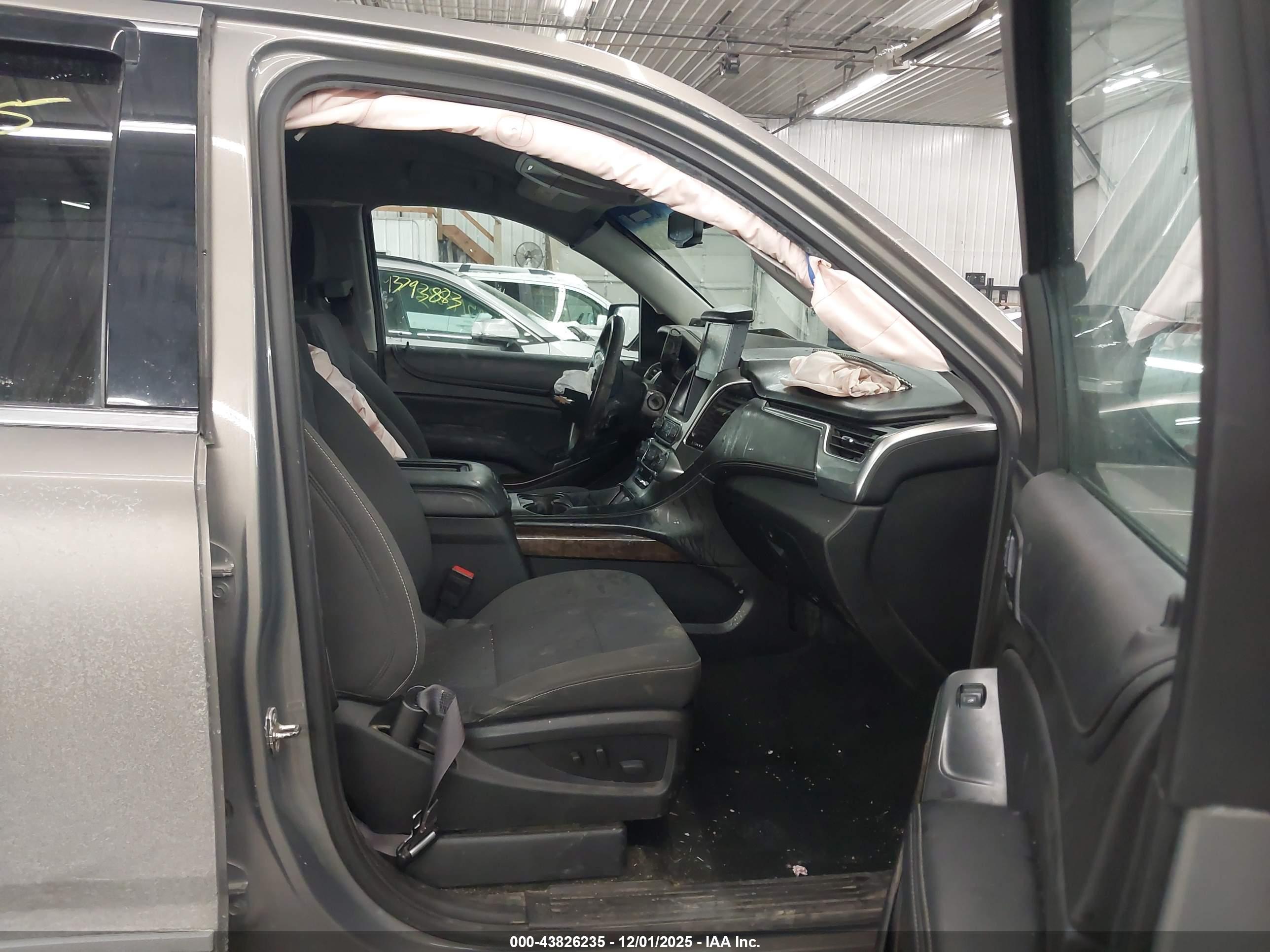 CHEVROLET TAHOE image 5