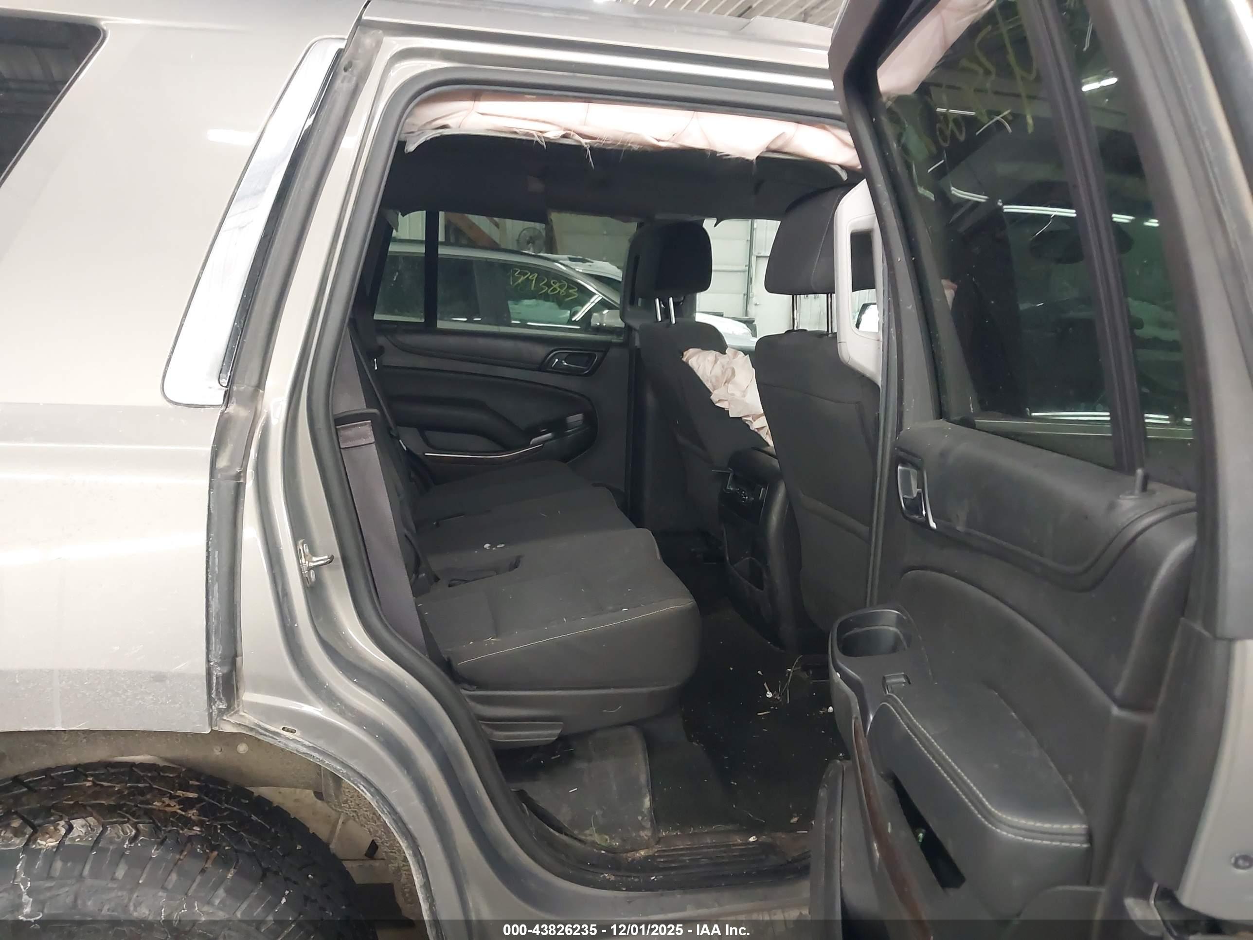 CHEVROLET TAHOE image 8