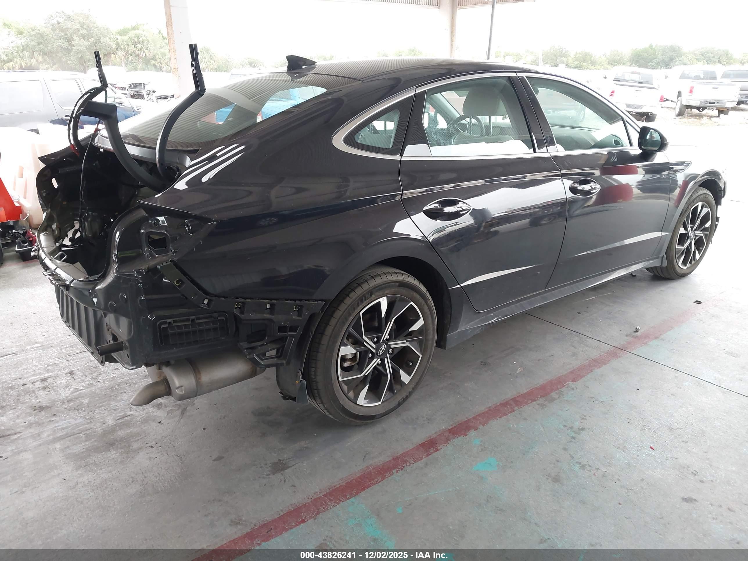 HYUNDAI SONATA image 4