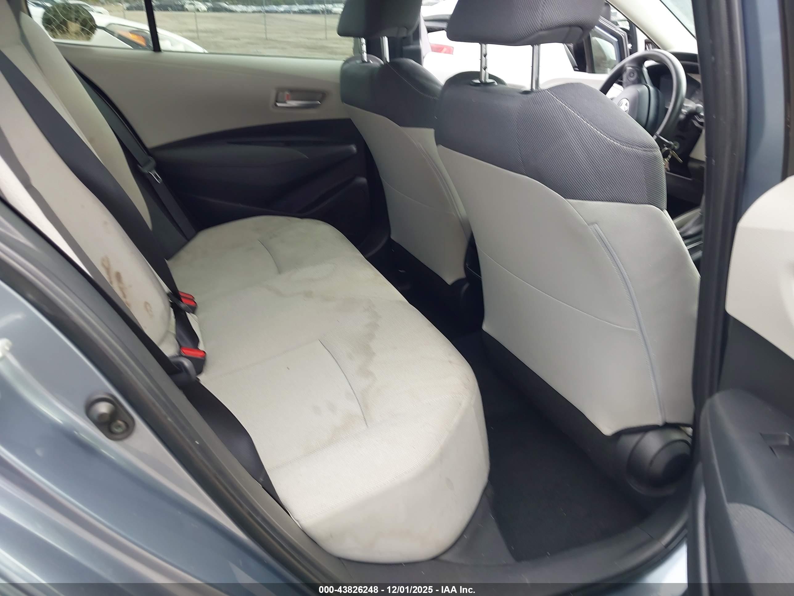 TOYOTA COROLLA image 8