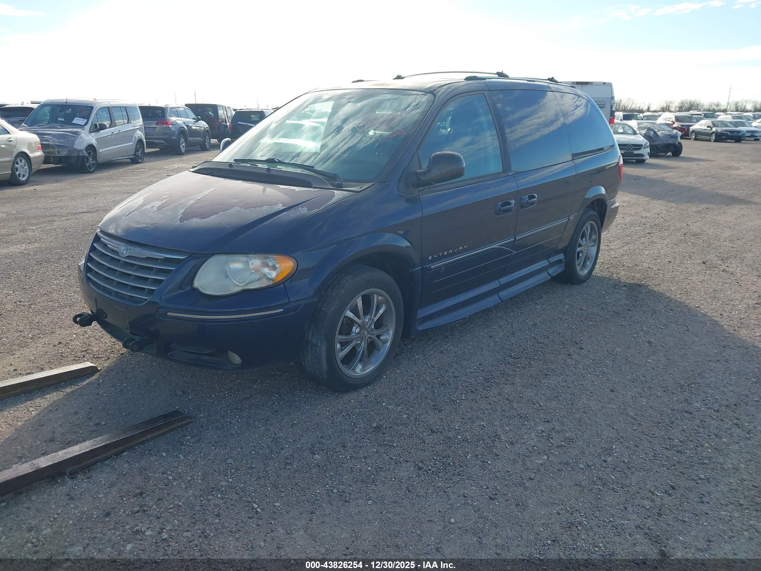 CHRYSLER TOWN image 2