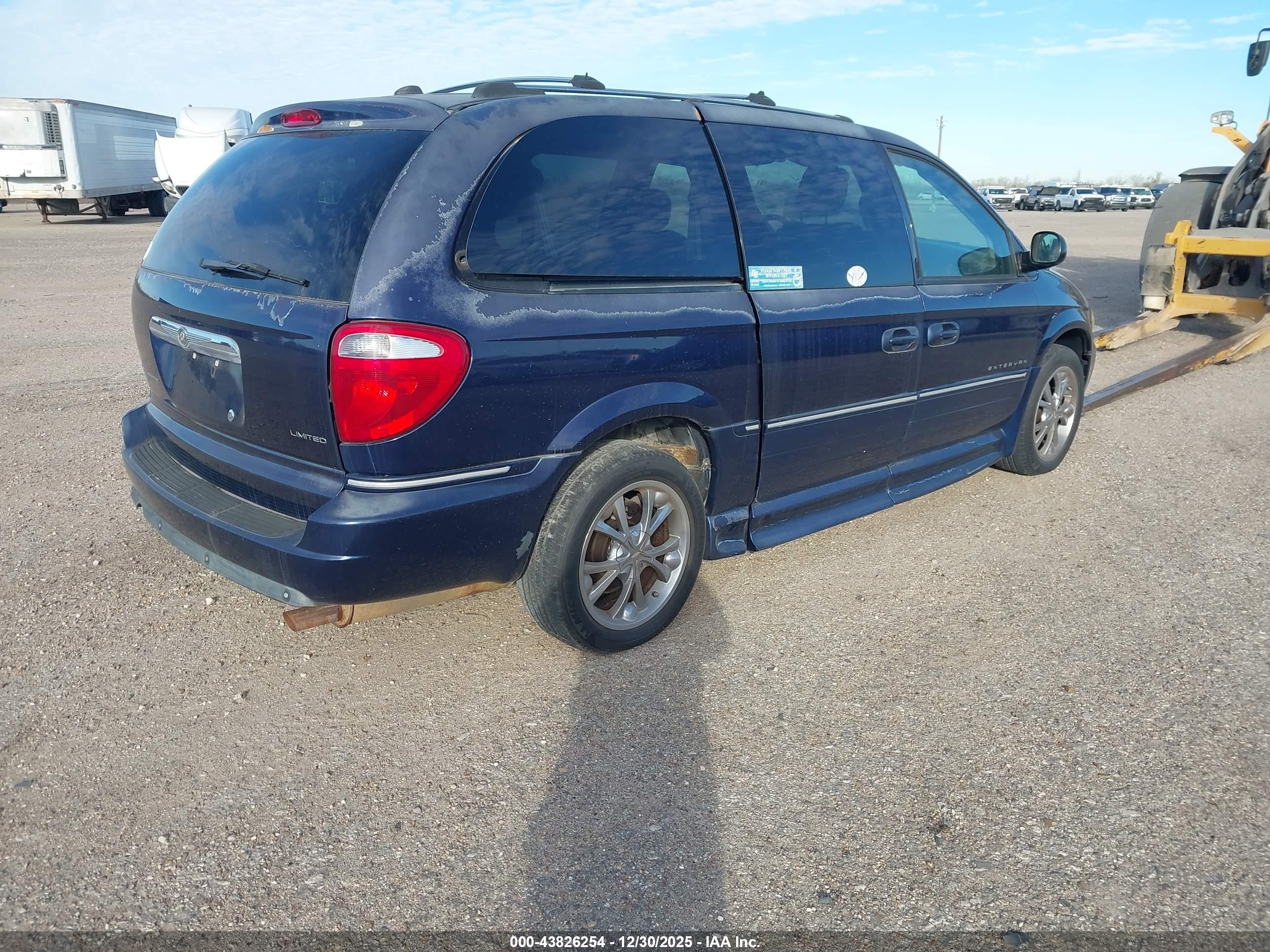 CHRYSLER TOWN image 4