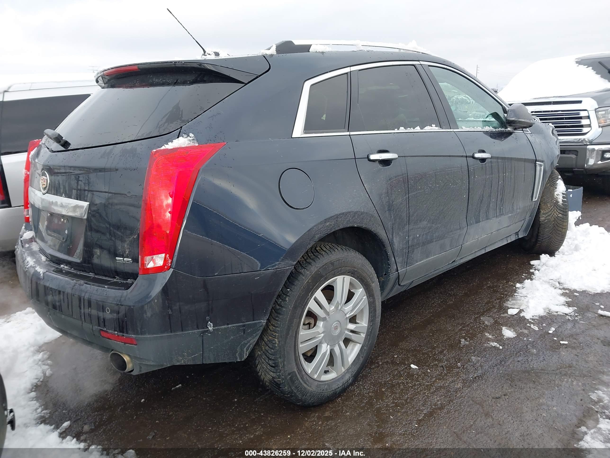 CADILLAC SRX image 4