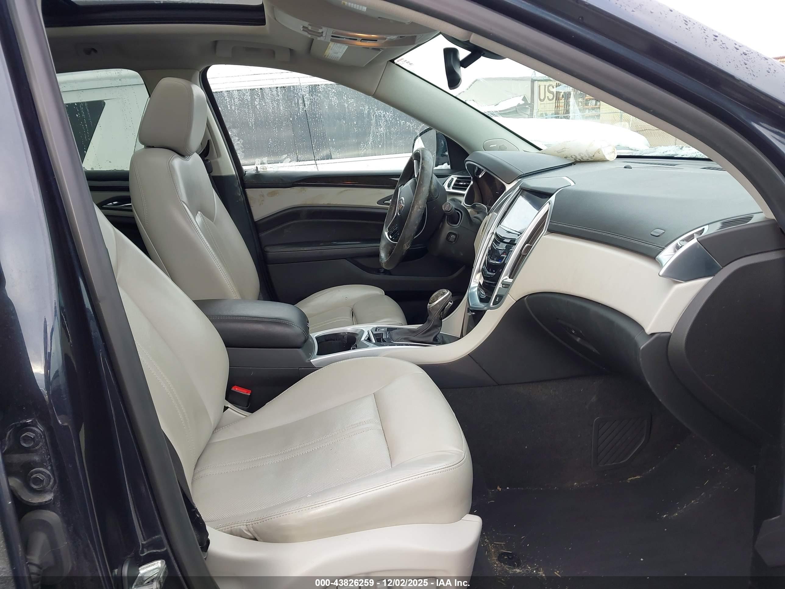 CADILLAC SRX image 5