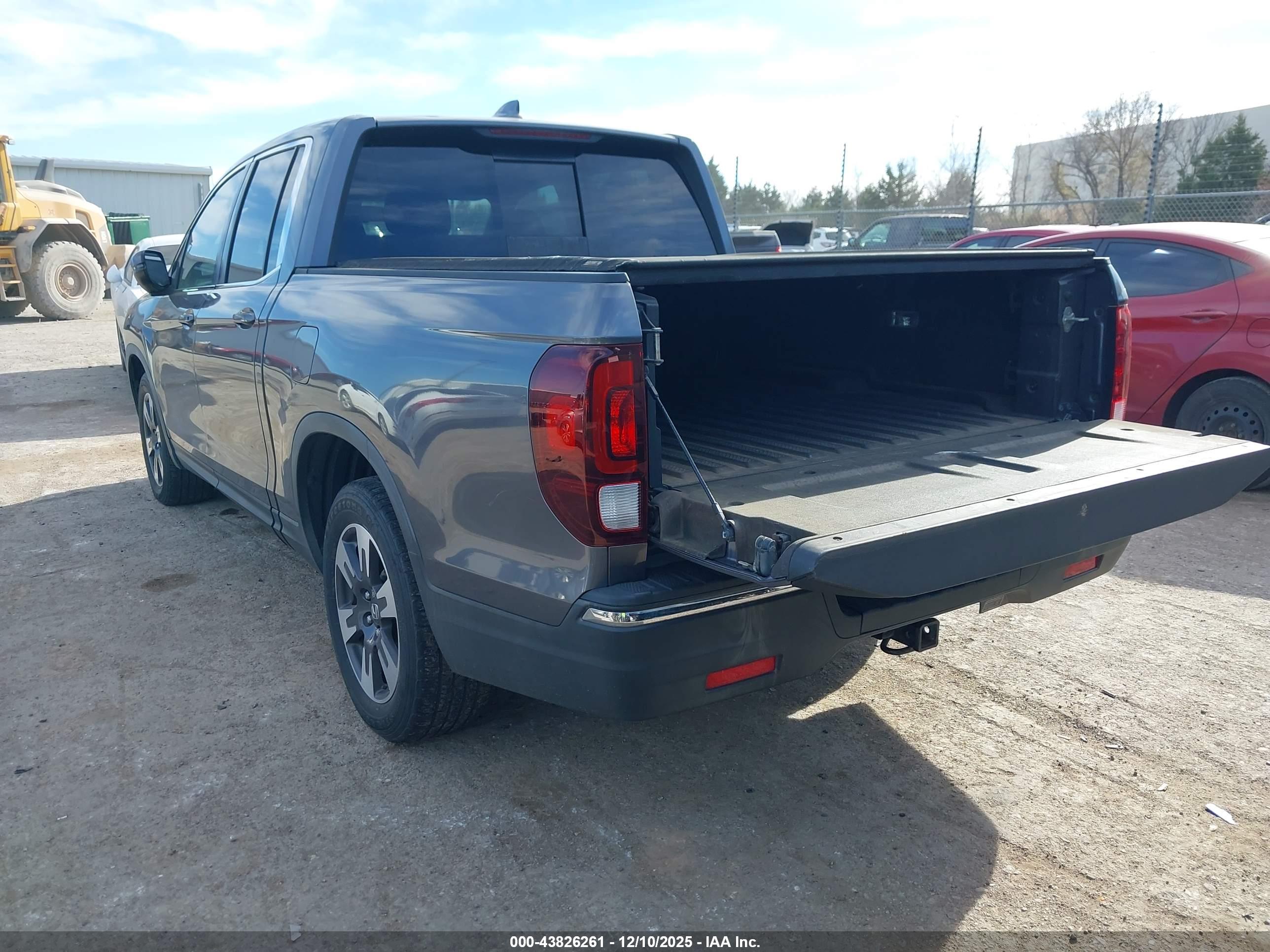 HONDA RIDGELINE image 3