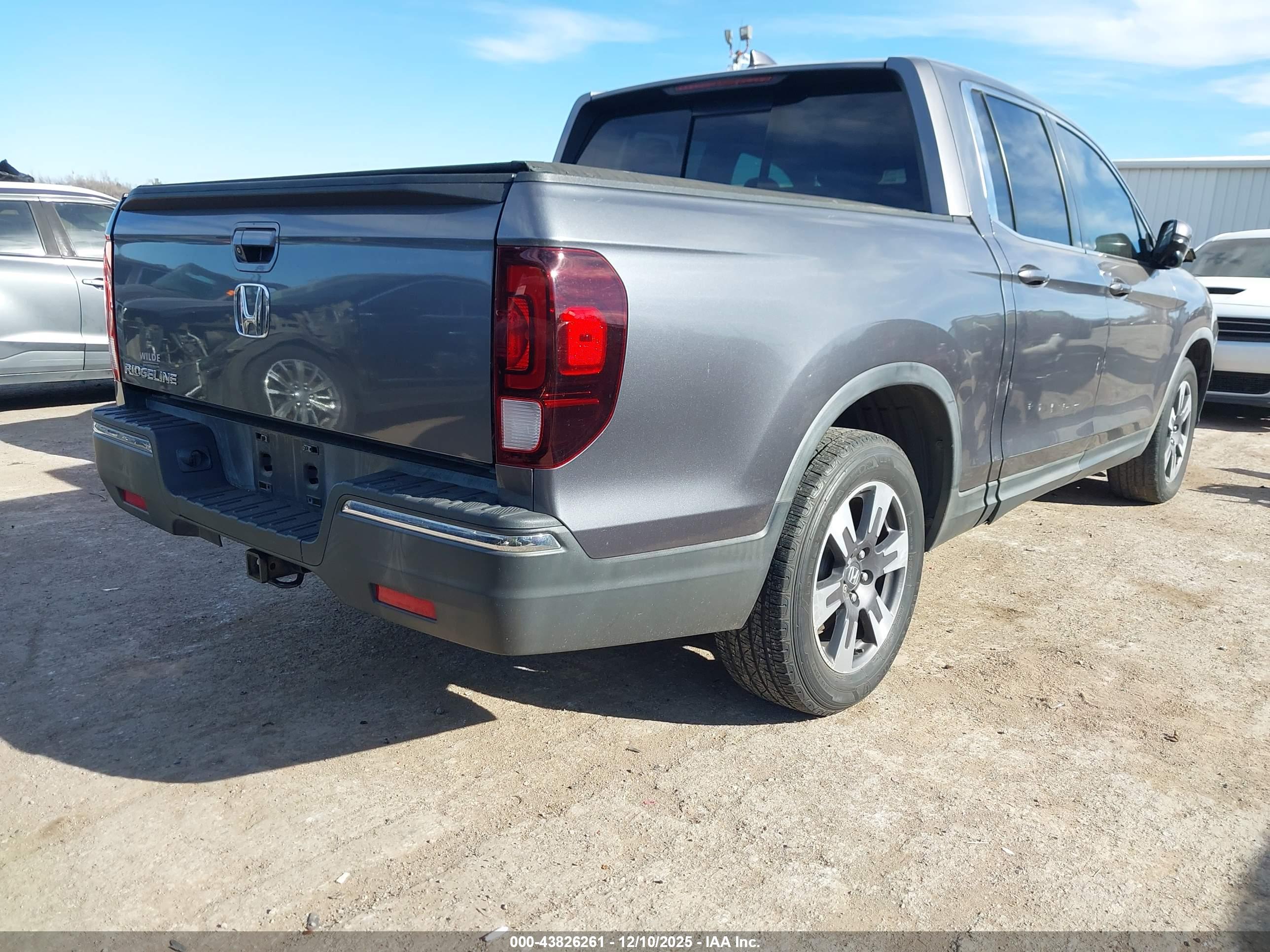 HONDA RIDGELINE image 4