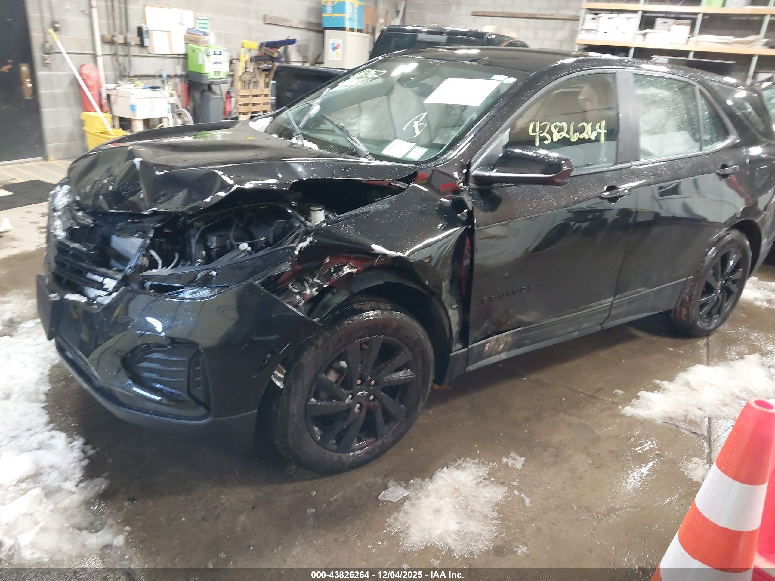CHEVROLET EQUINOX image 2