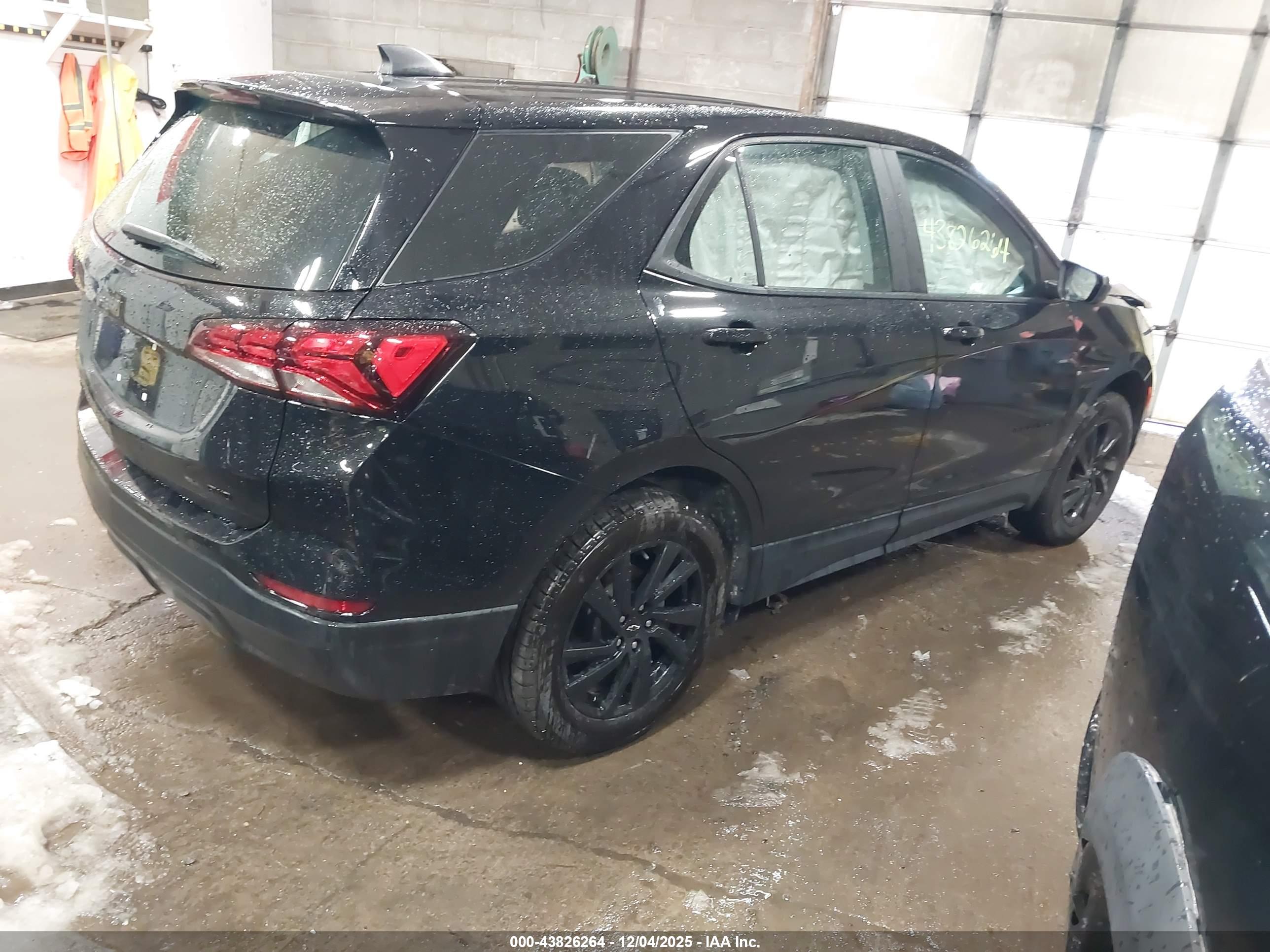 CHEVROLET EQUINOX image 4