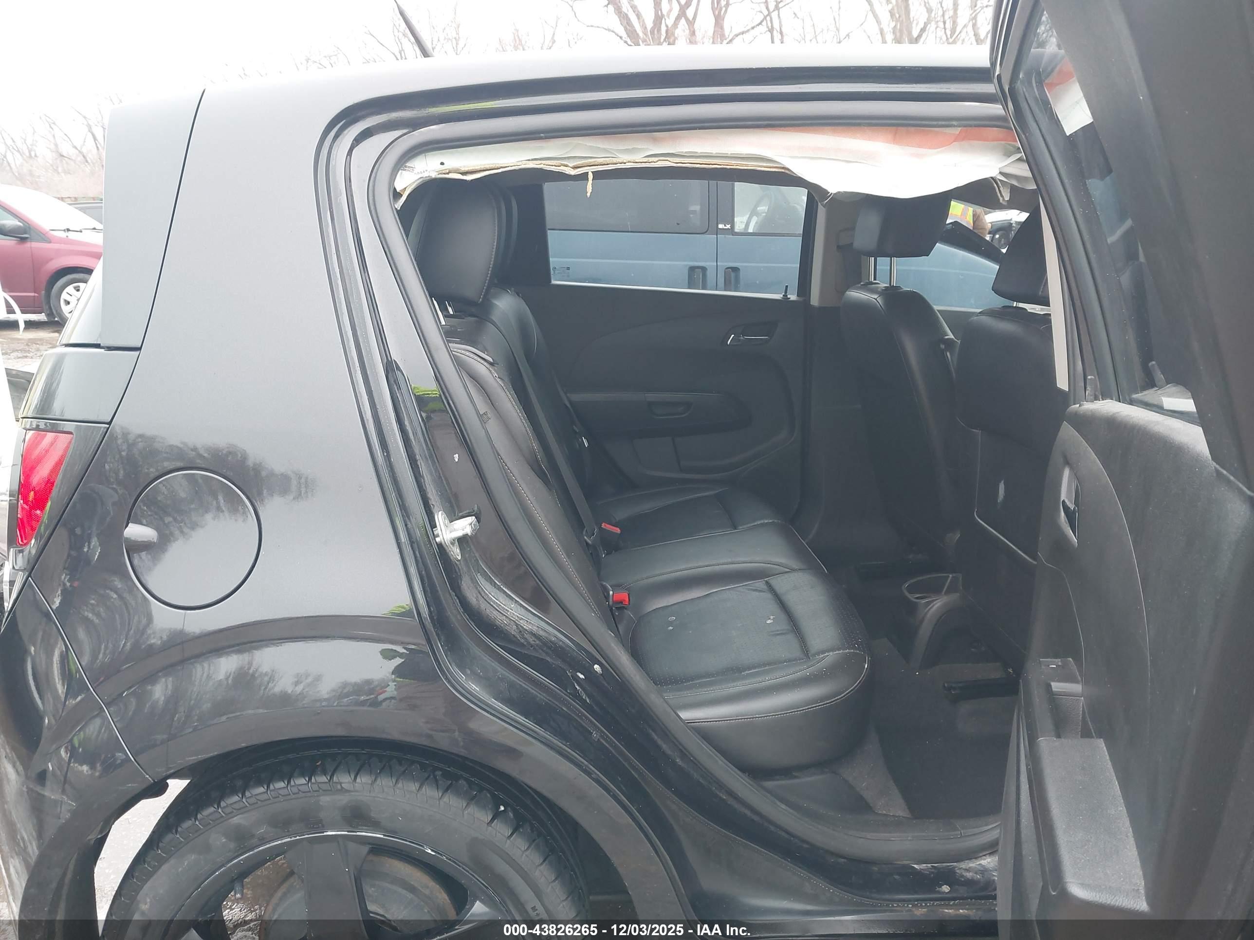 CHEVROLET SONIC image 8