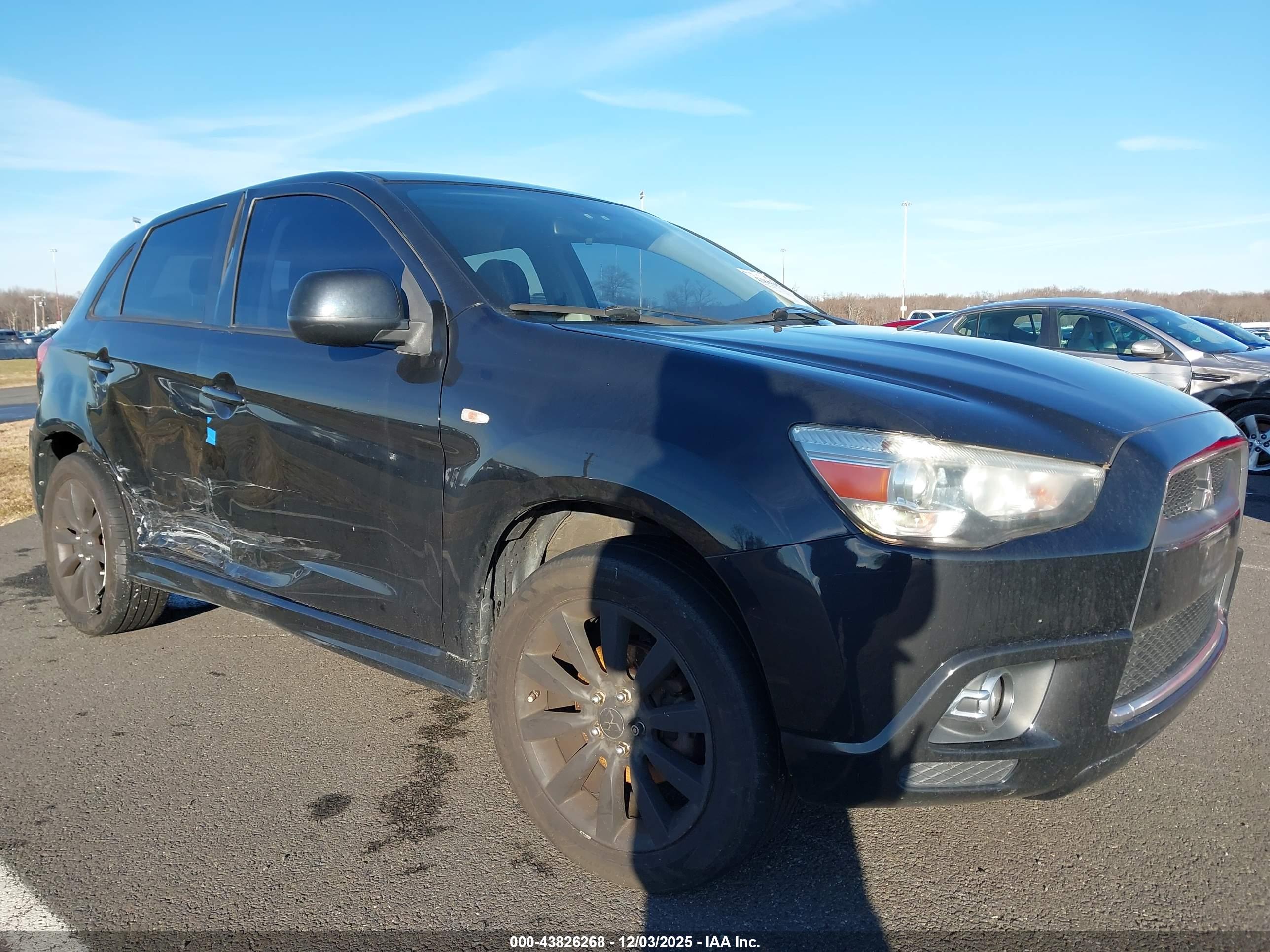 MITSUBISHI OUTLANDER image 6