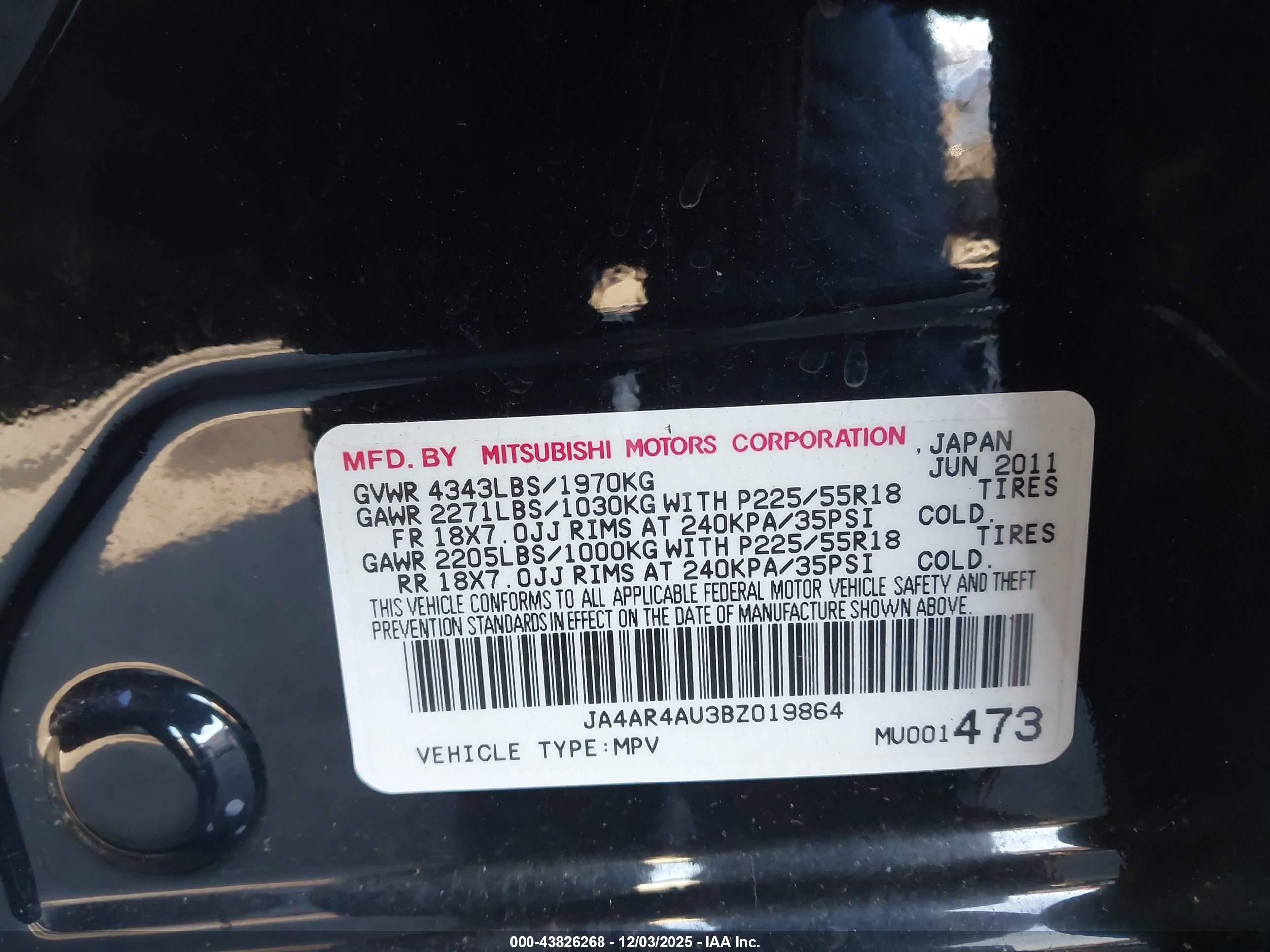 MITSUBISHI OUTLANDER image 9