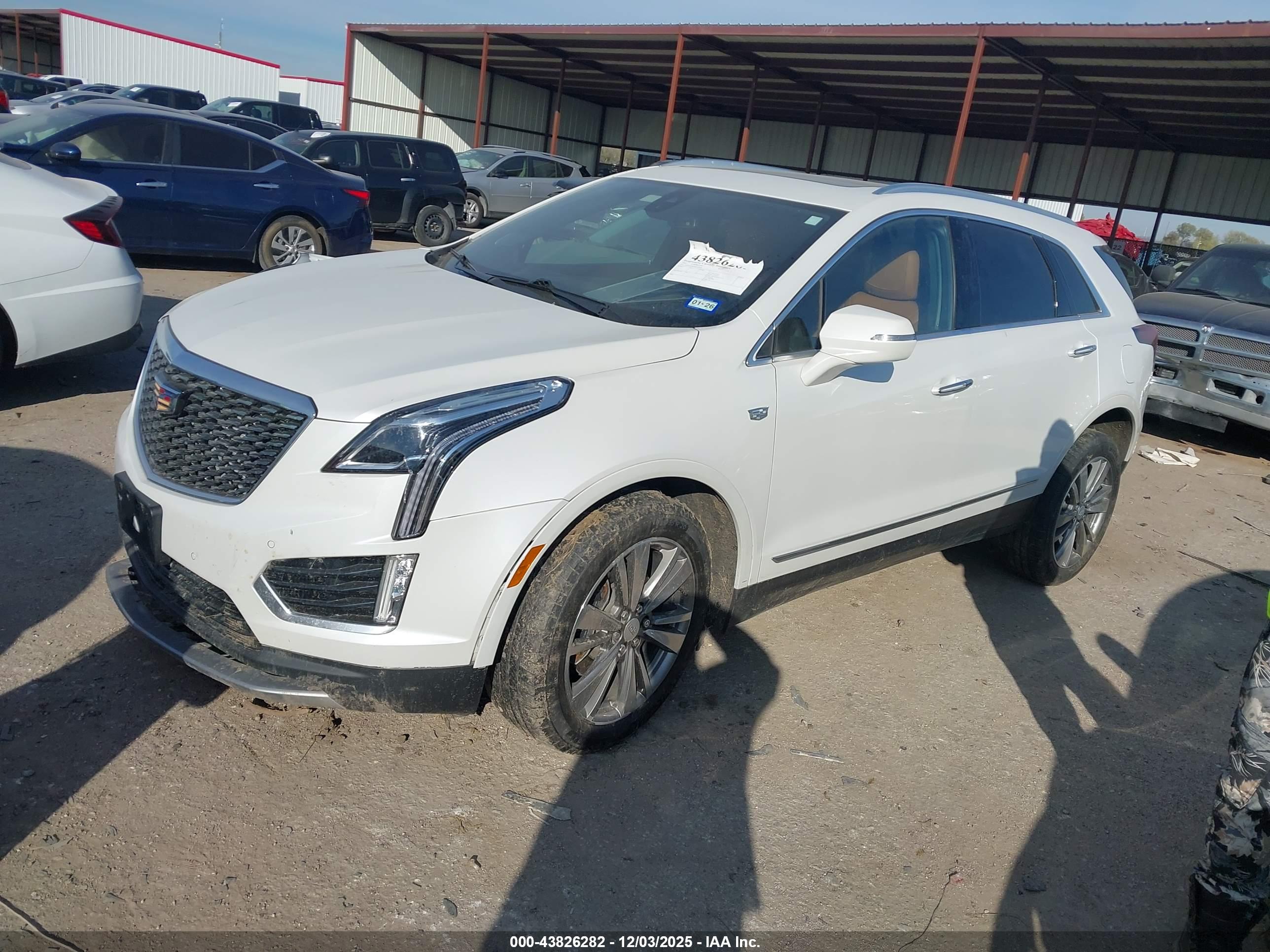 CADILLAC XT5 image 2