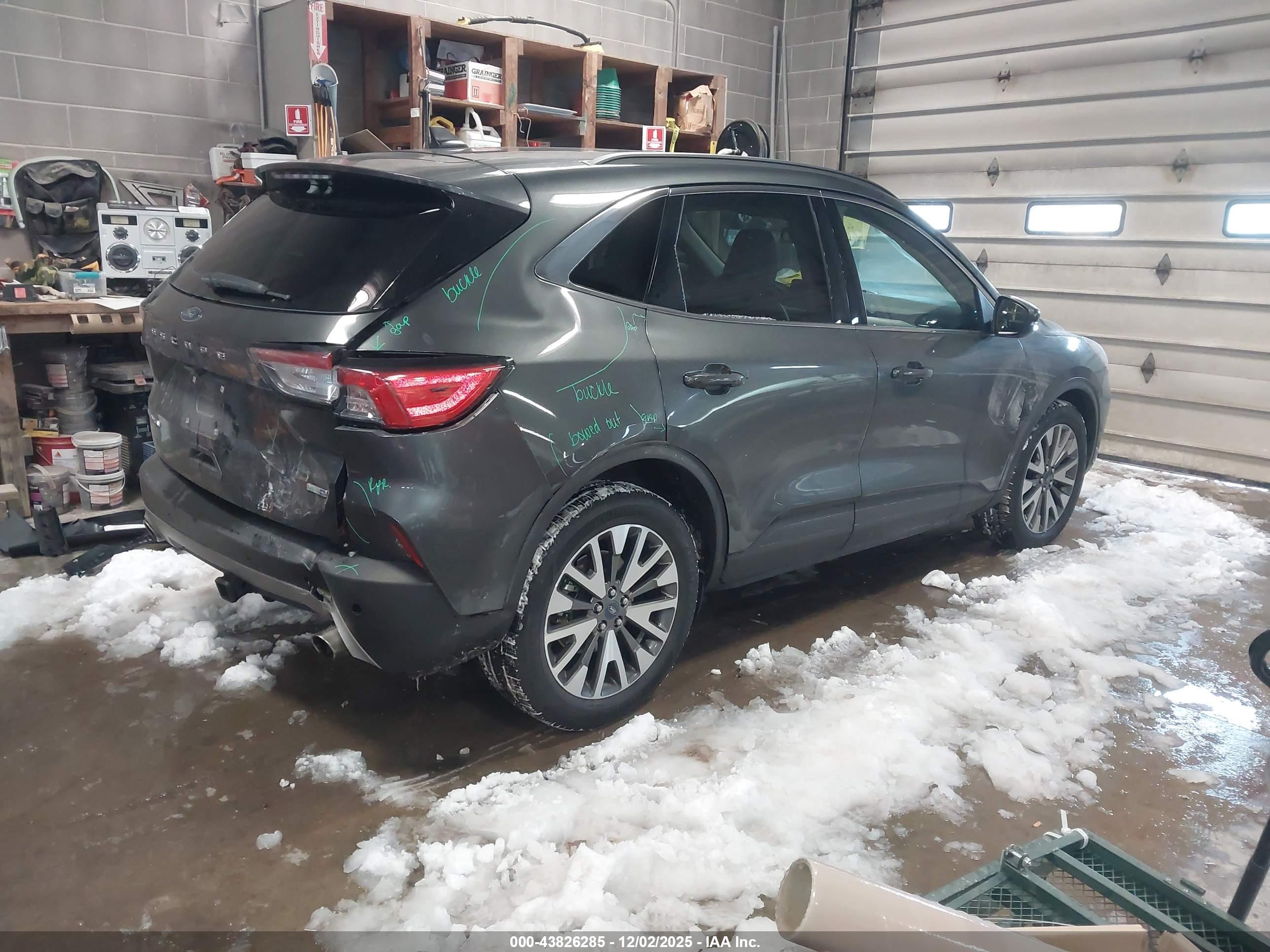 FORD ESCAPE image 4