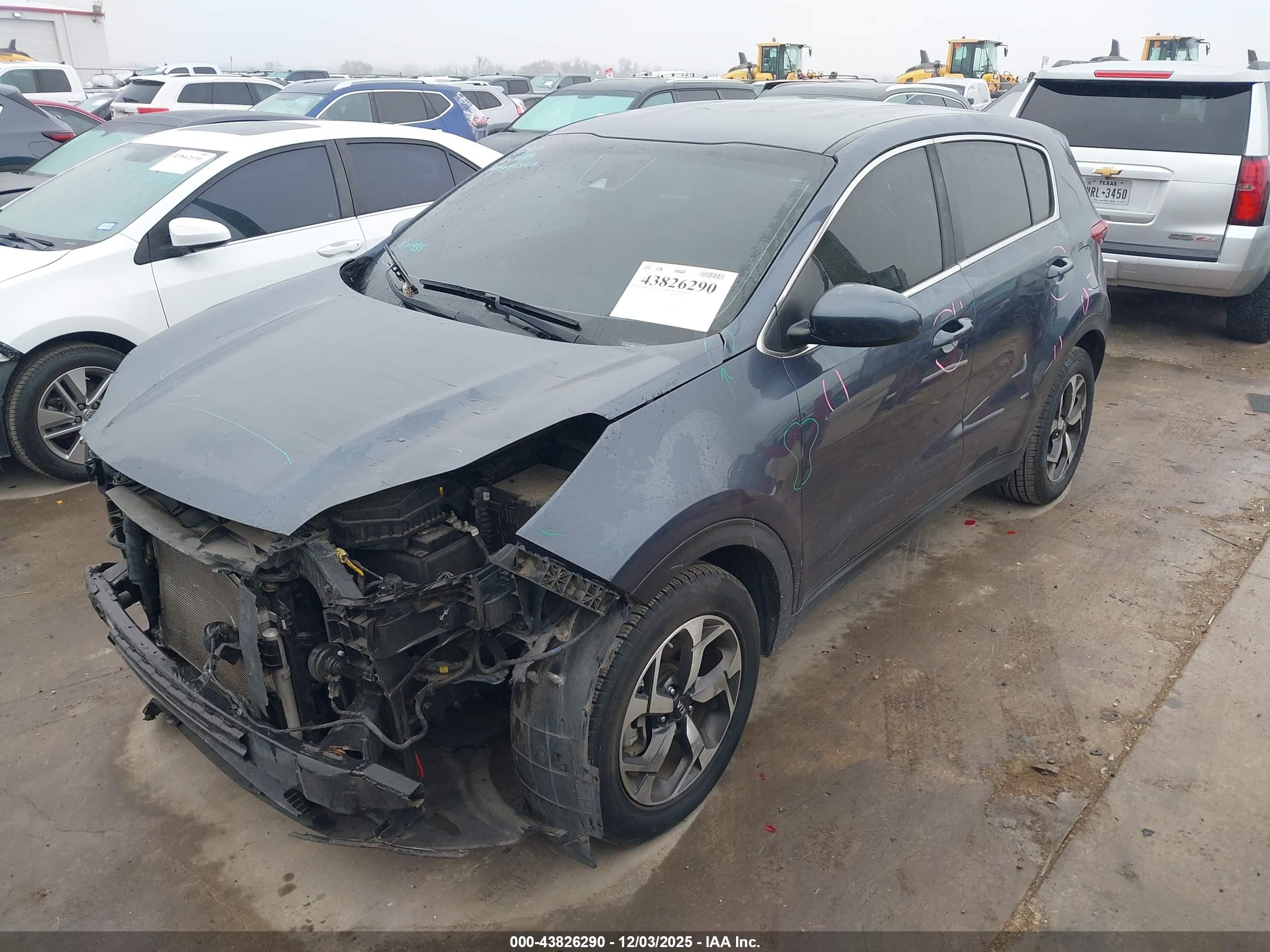 KIA SPORTAGE image 2