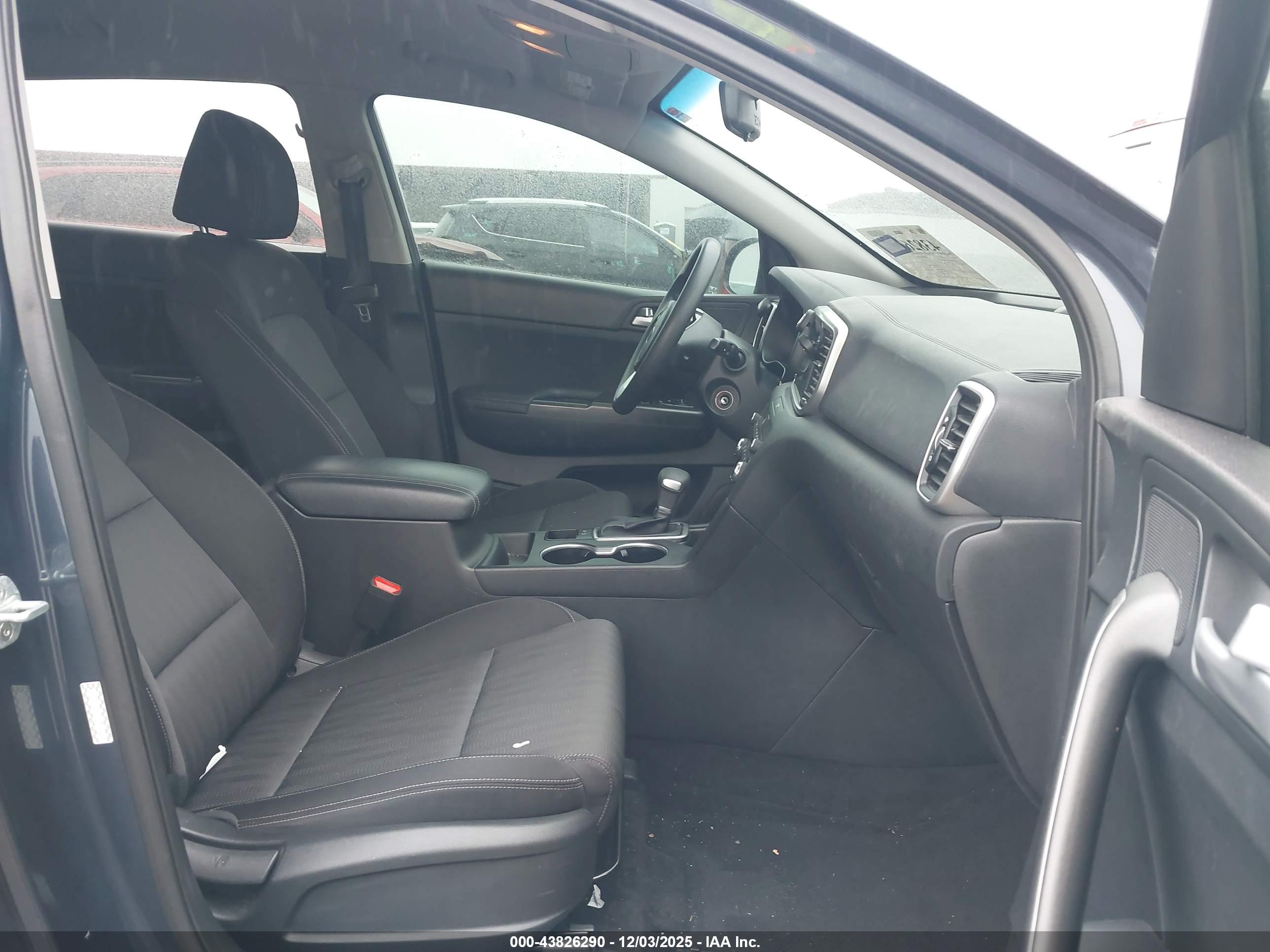 KIA SPORTAGE image 5