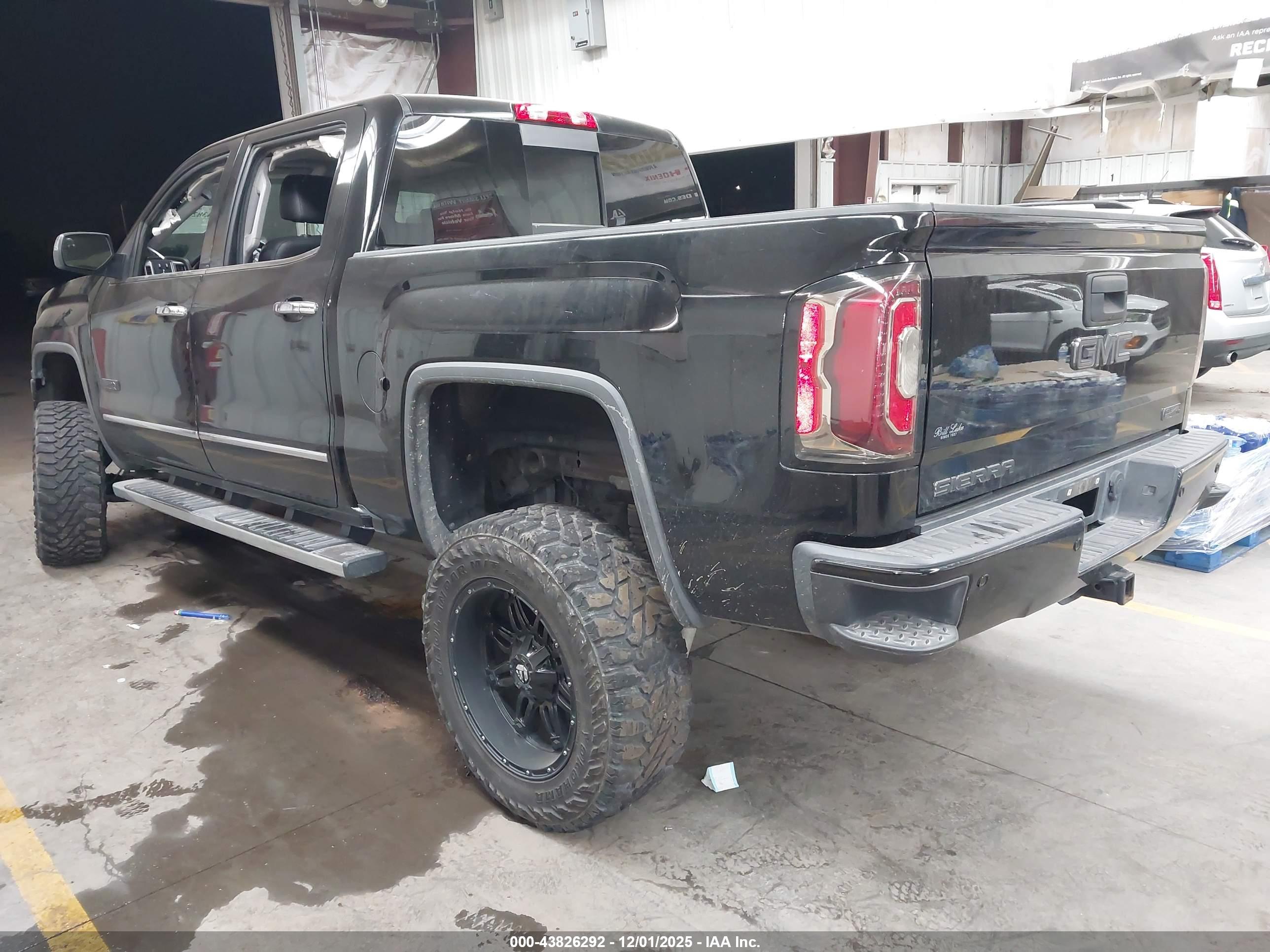 GMC SIERRA image 3