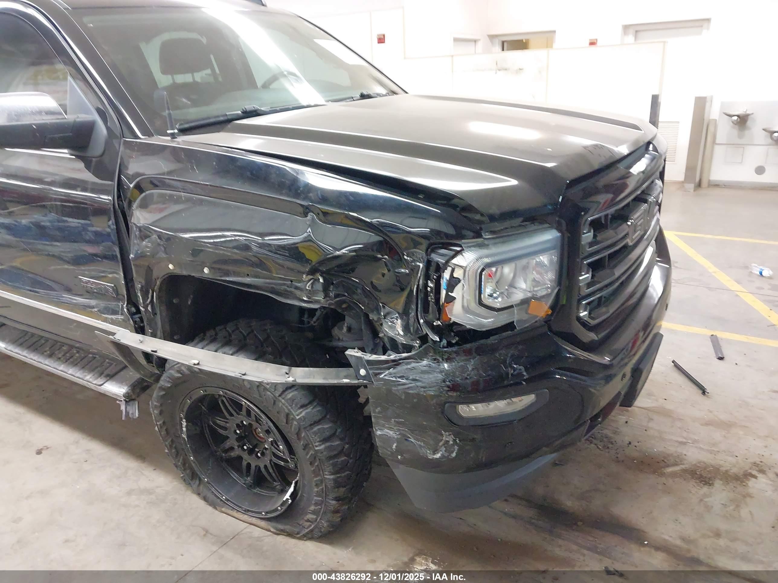 GMC SIERRA image 6