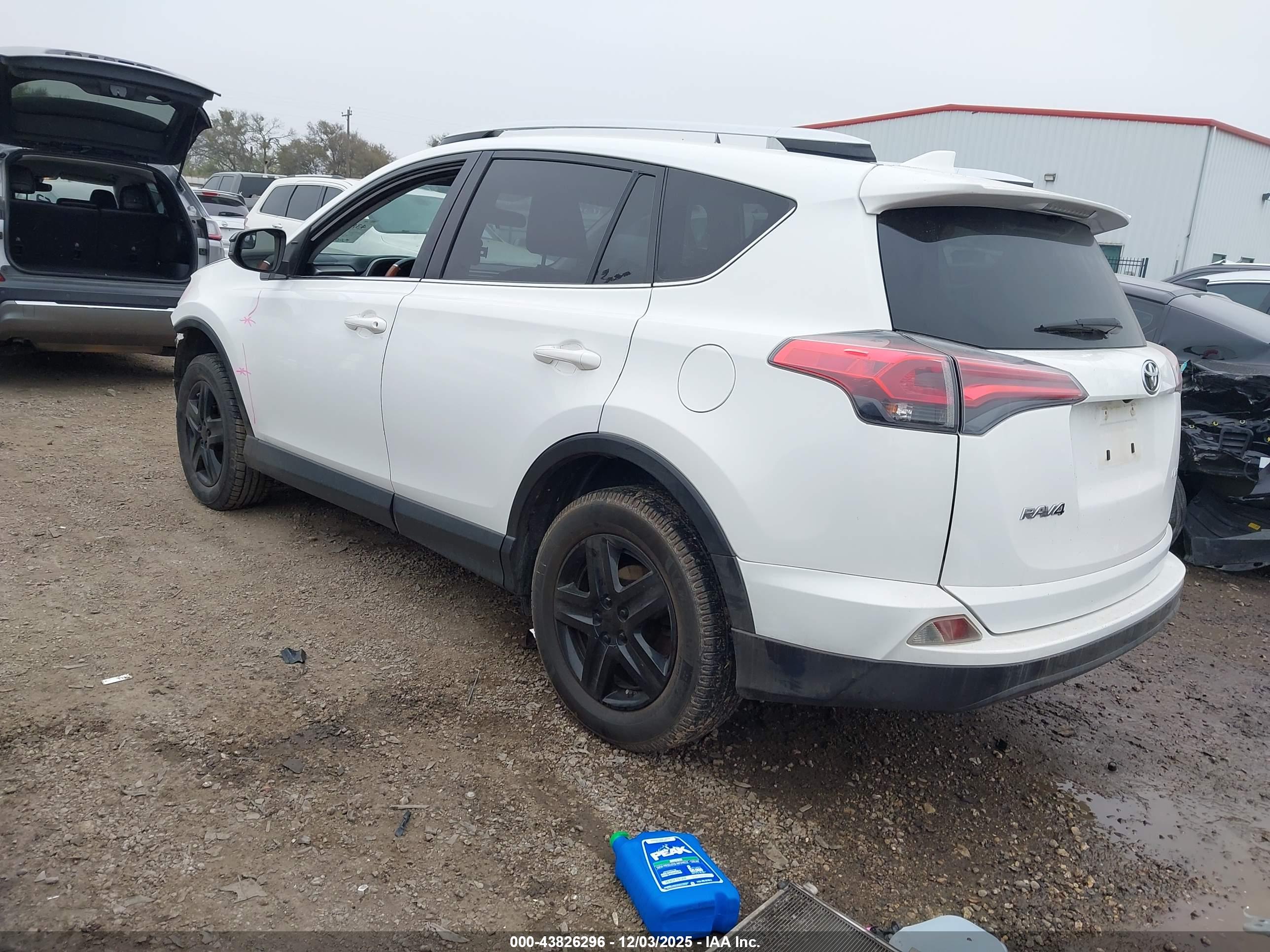 TOYOTA RAV4 image 3