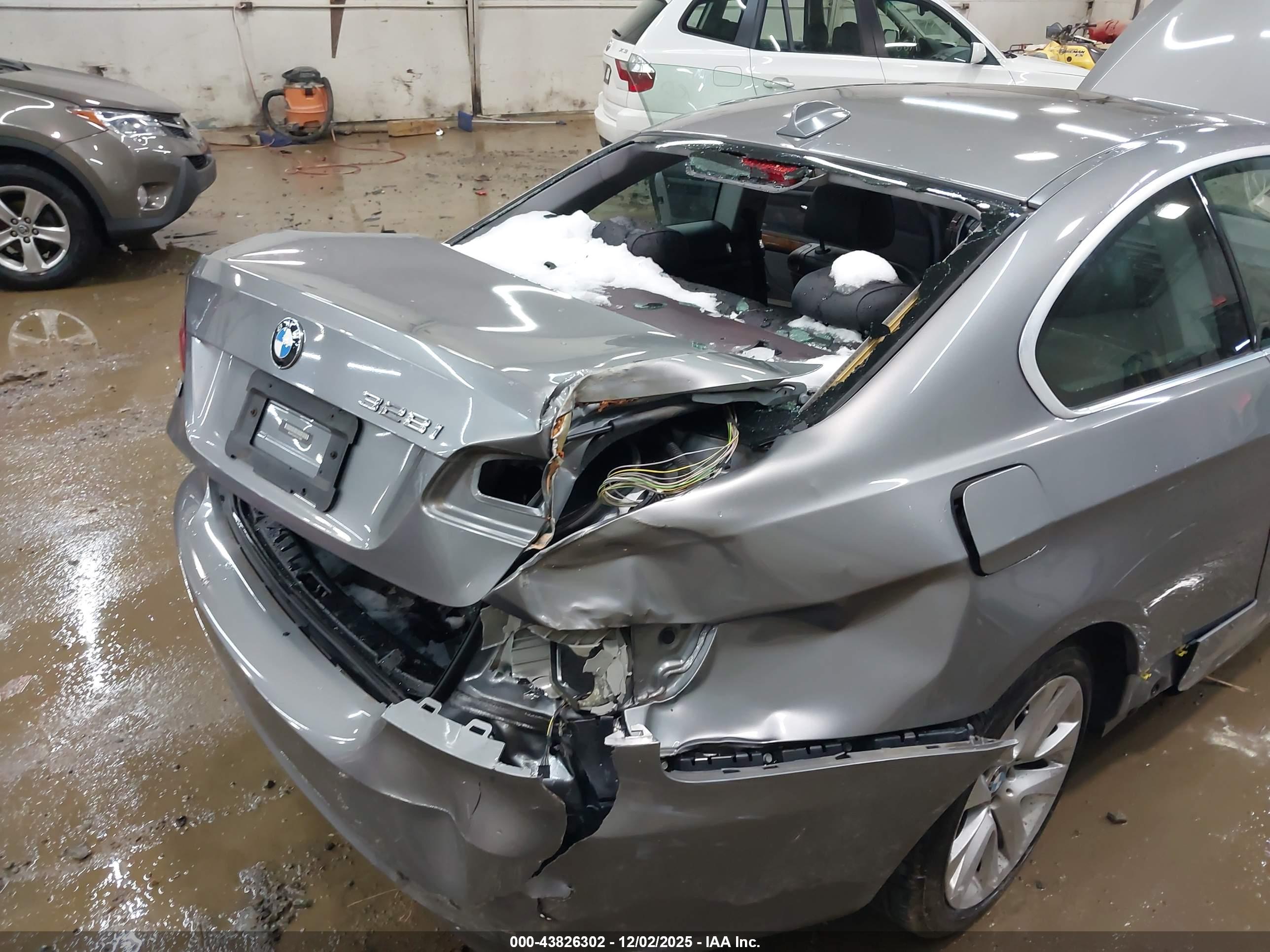 BMW 328I image 6