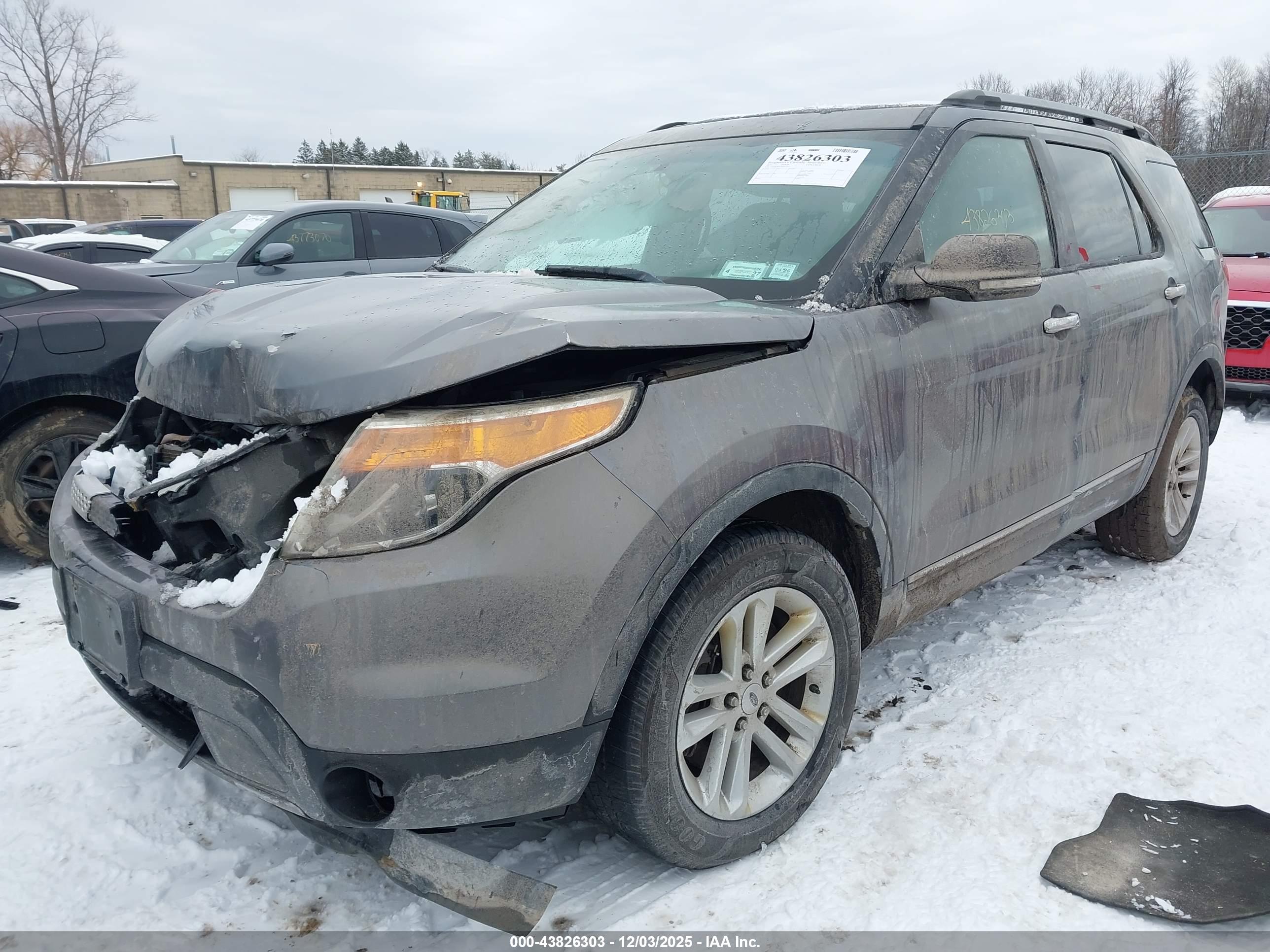 FORD EXPLORER image 2