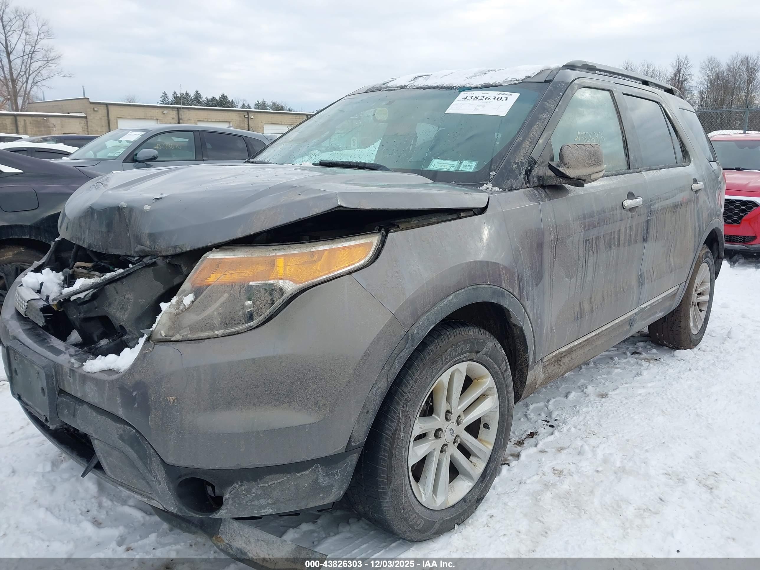 FORD EXPLORER image 6