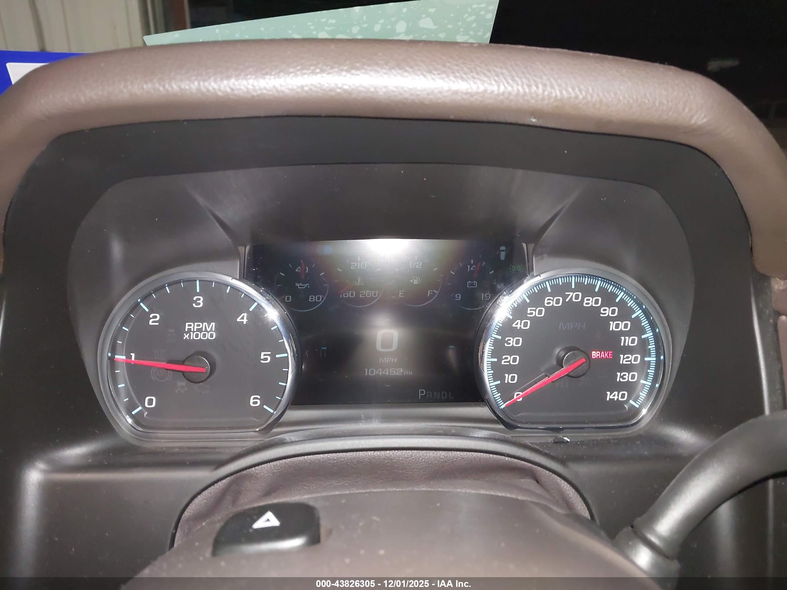 CHEVROLET SUBURBAN image 7