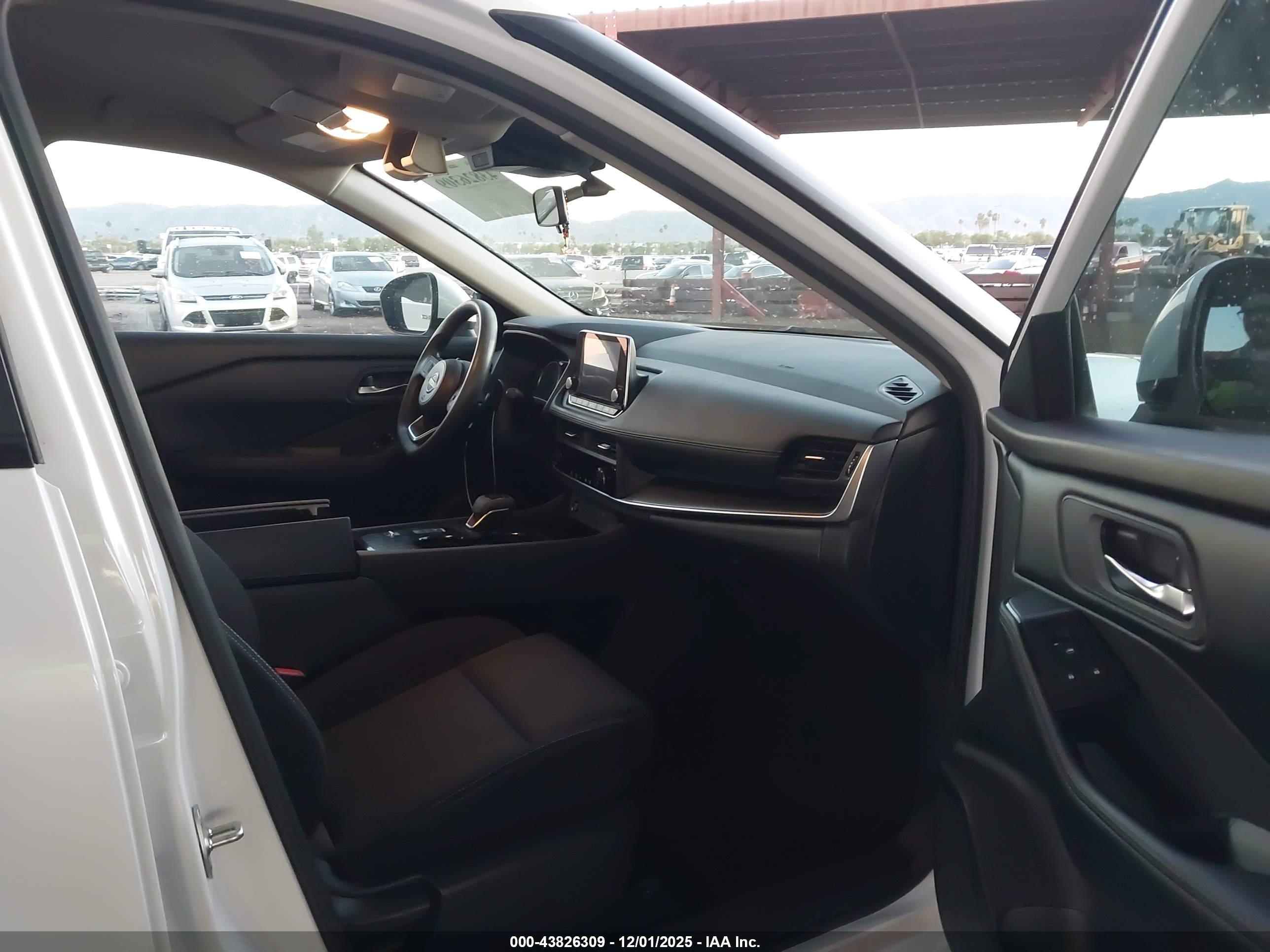 NISSAN ROGUE image 5