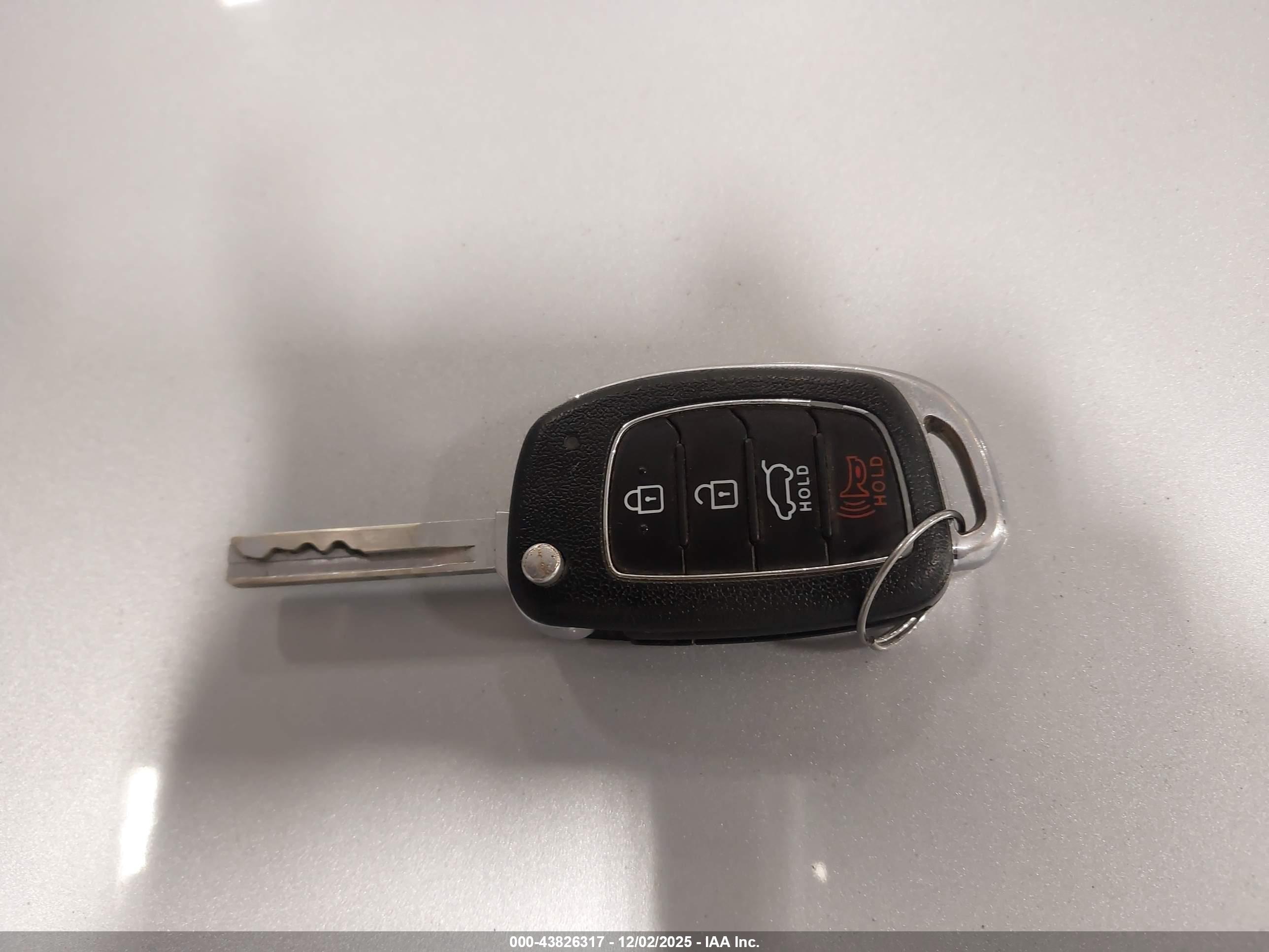 HYUNDAI SANTA image 11
